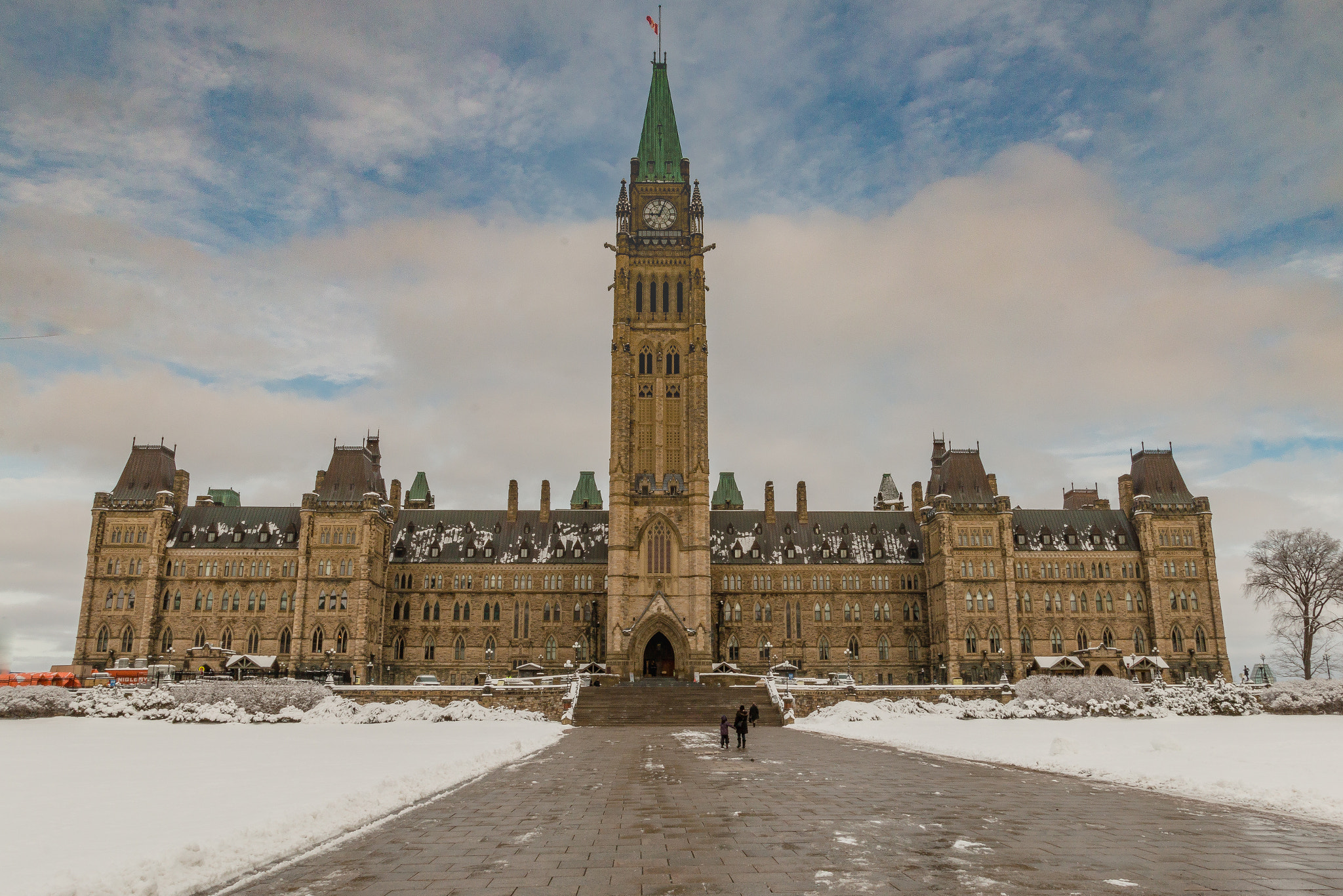 Canon EOS 70D + Canon EF 17-40mm F4L USM sample photo. Parliament of canada photography