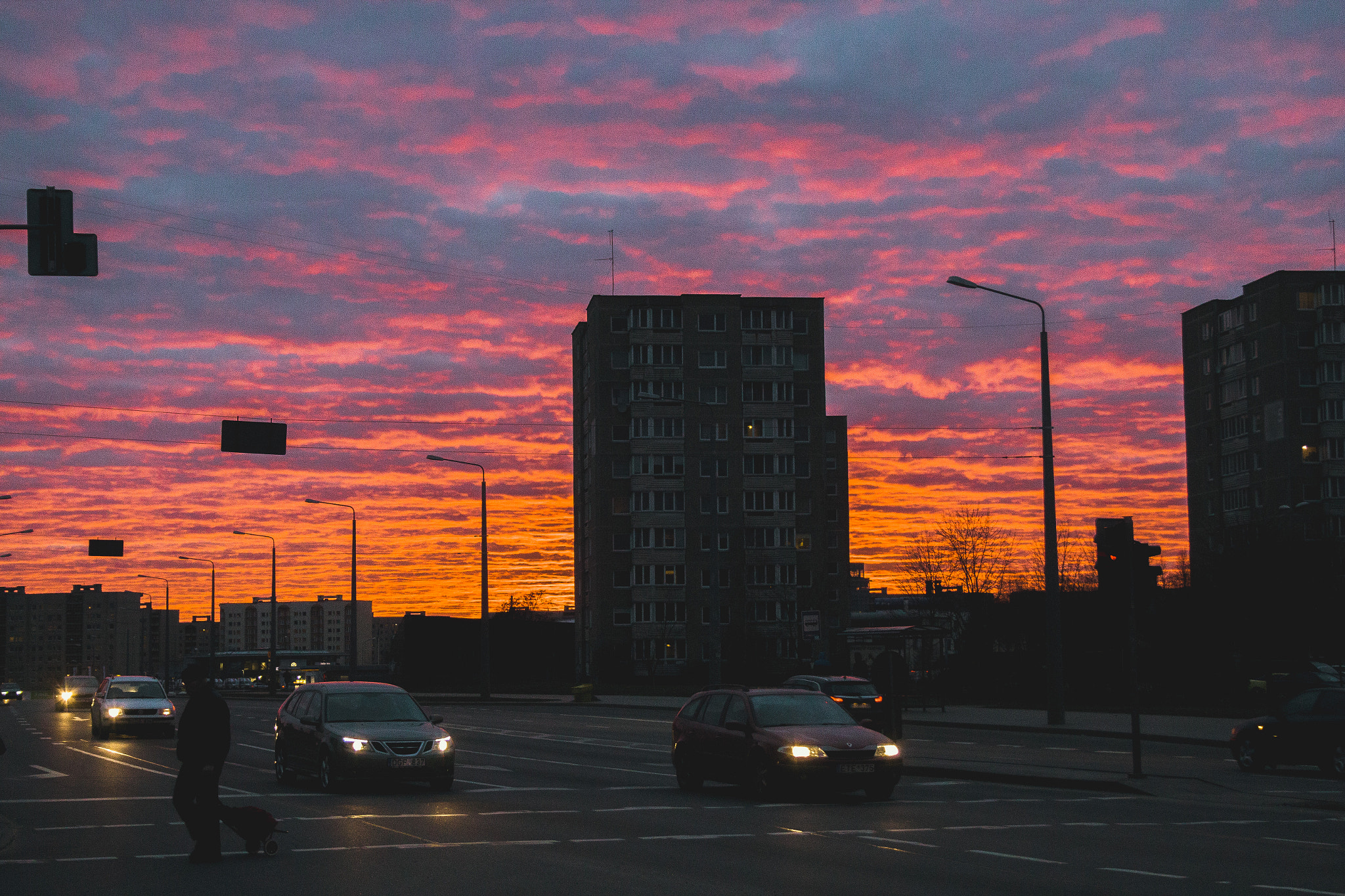 Canon EF-S 18-55mm F3.5-5.6 II sample photo. Red evenings photography