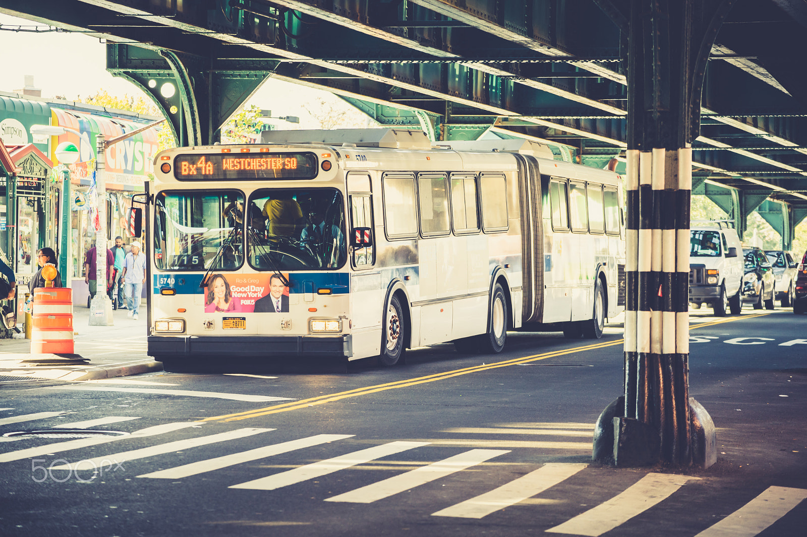 Tamron SP 70-300mm F4-5.6 Di USD sample photo. A bus is on route in bronx photography