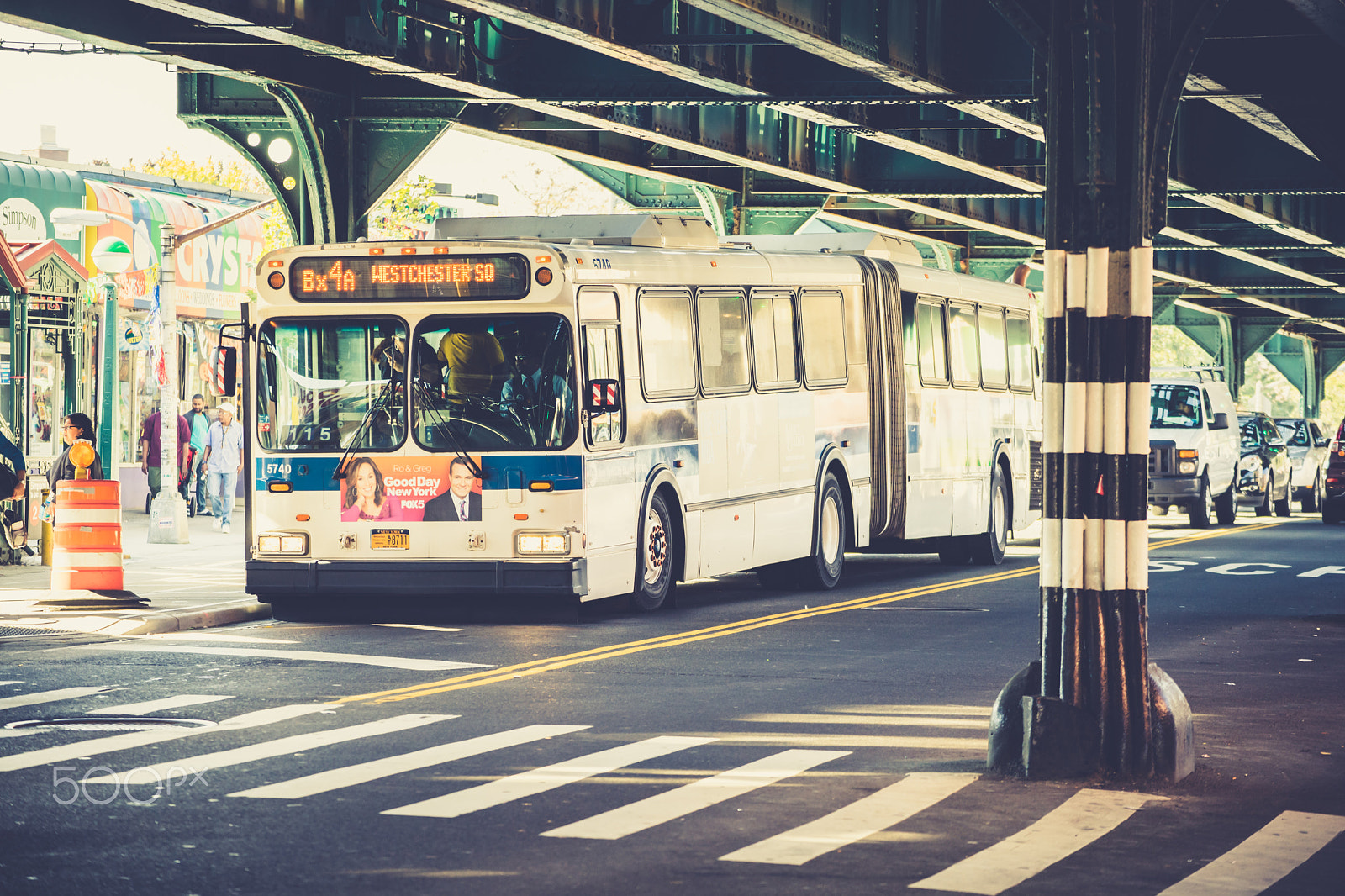 Tamron SP 70-300mm F4-5.6 Di USD sample photo. A bus is on route in bronx photography