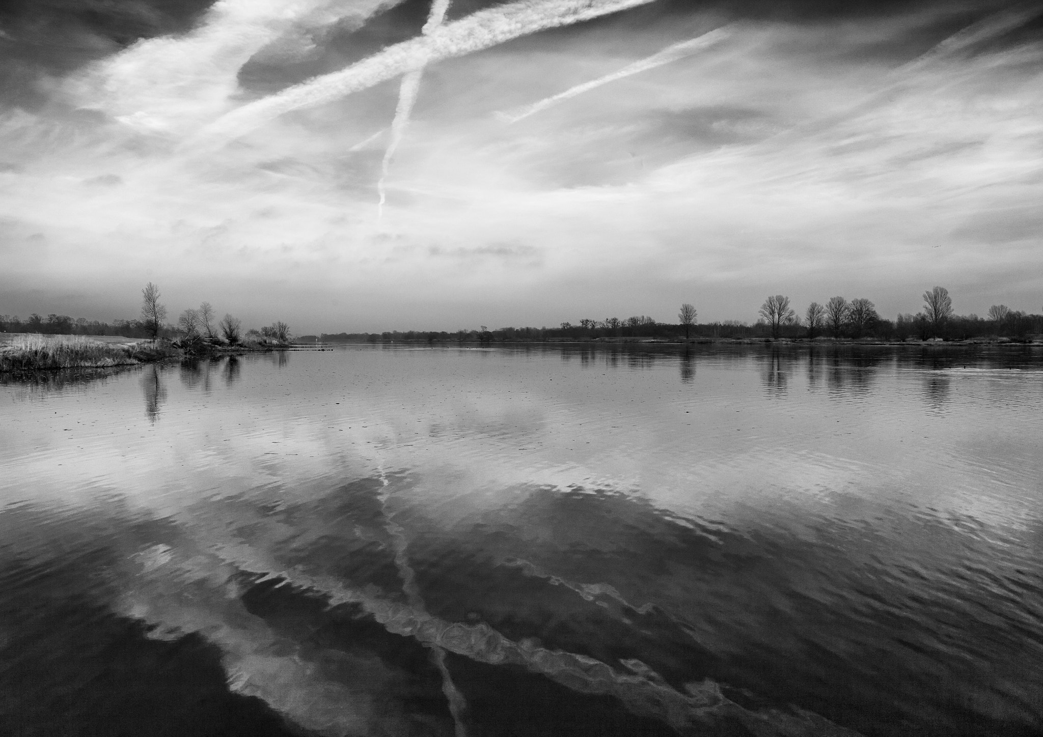 Canon EOS 5D + Canon EF 24-105mm F4L IS USM sample photo. River blackwhite photography