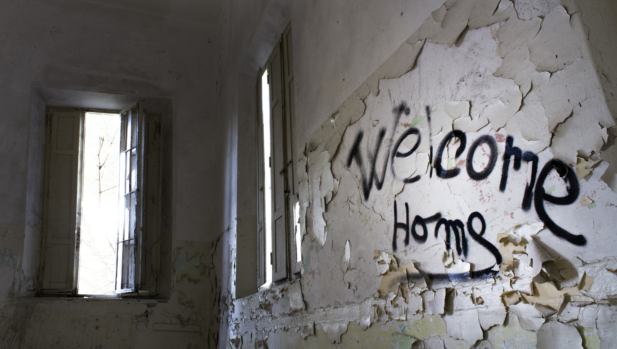 Canon EF-S 18-55mm F3.5-5.6 III sample photo. Volterra (italy). abandoned sanitarium photography