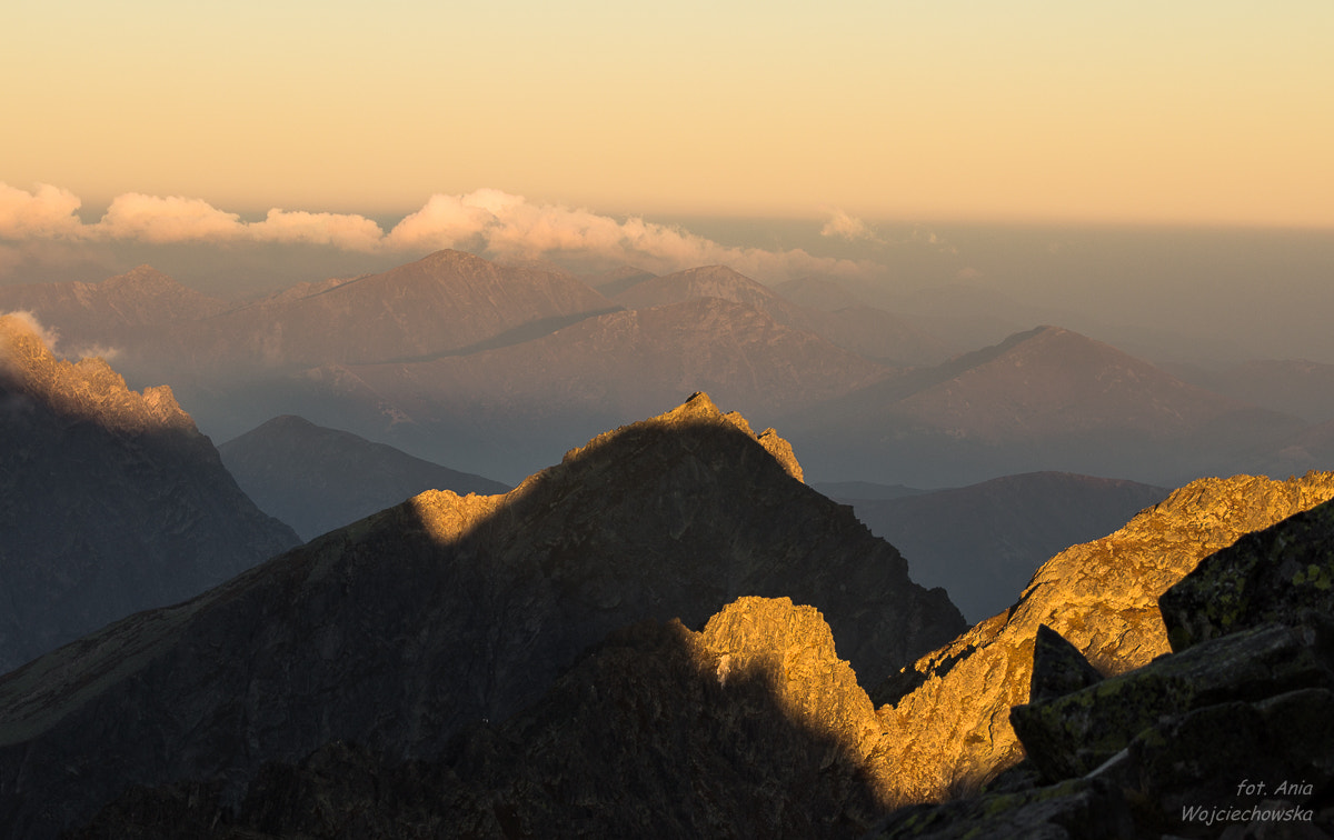 Canon EF 75-300mm f/4-5.6 USM sample photo. Sunrise in the mountains (rysy) photography