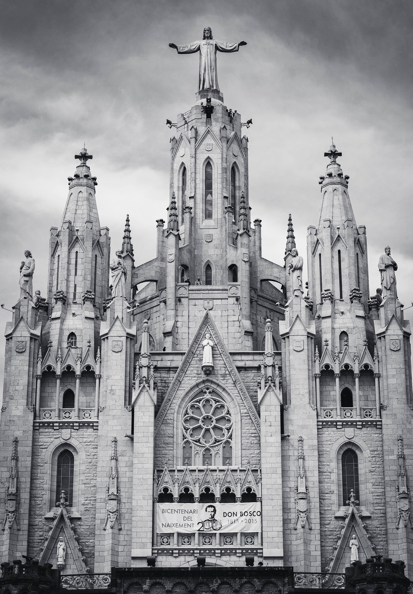 Canon EOS 6D + Canon EF 85mm F1.2L II USM sample photo. Expiatory basilica of the sacred heart of jesus photography