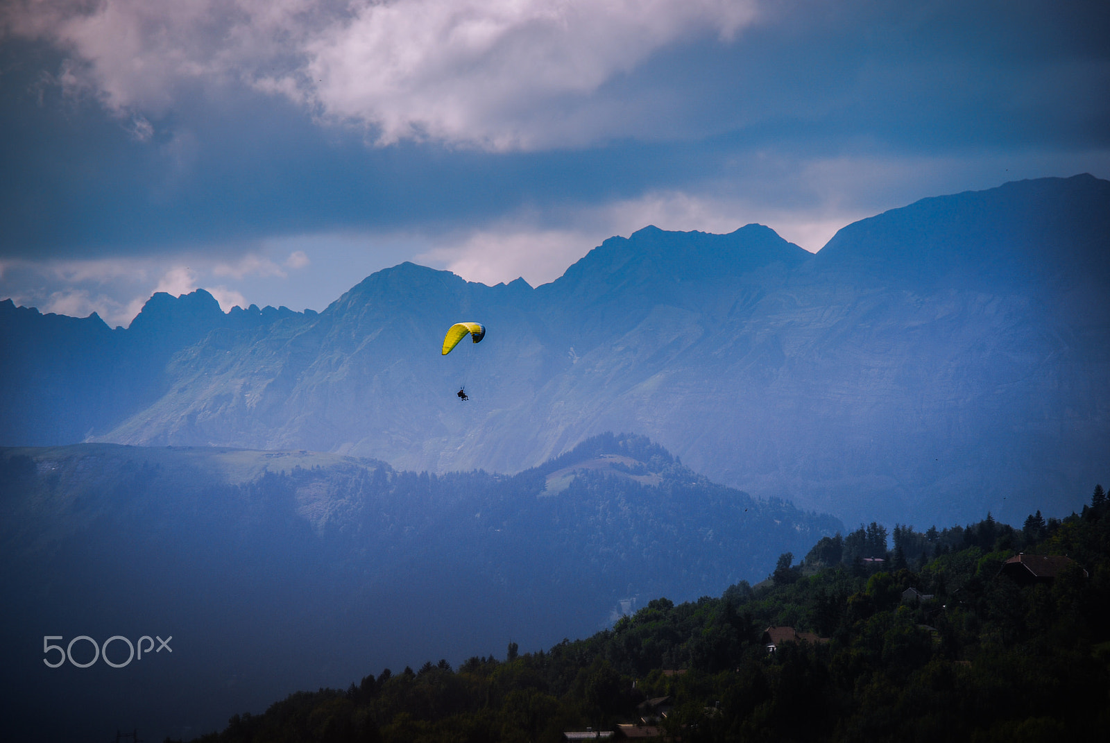Nikon D60 sample photo. Fly under the storm photography