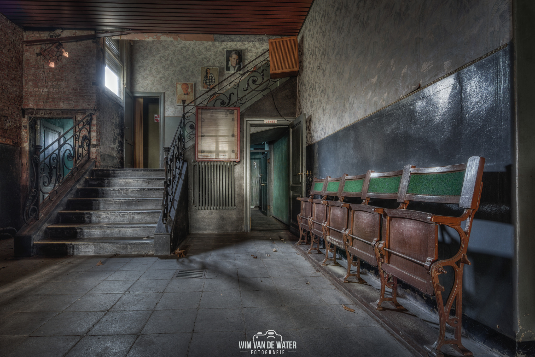 Nikon D7200 sample photo. The foyer from a old cinema photography