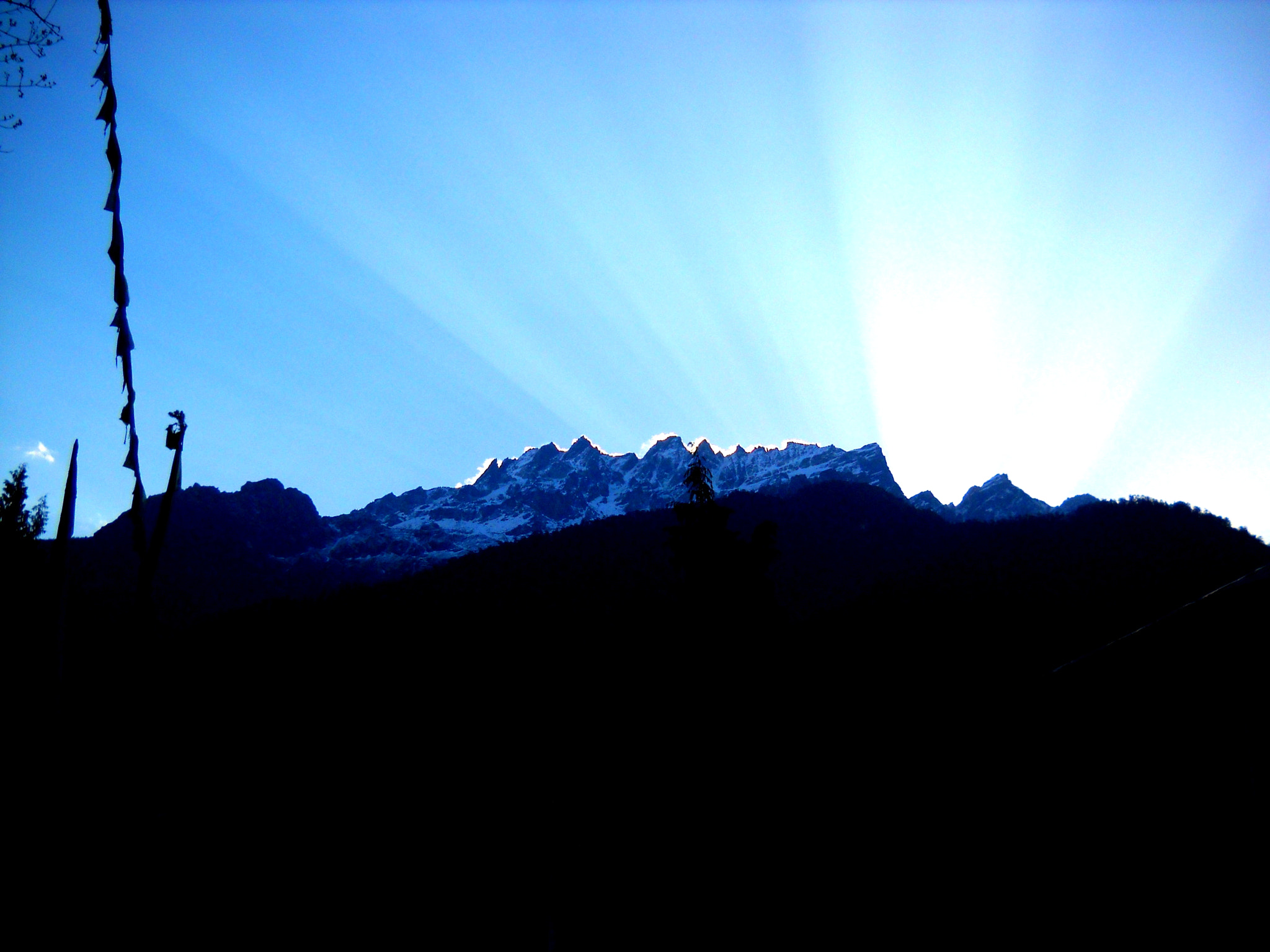 Nikon Coolpix L20 sample photo. Sunrise in yumthang, sikkim, india photography