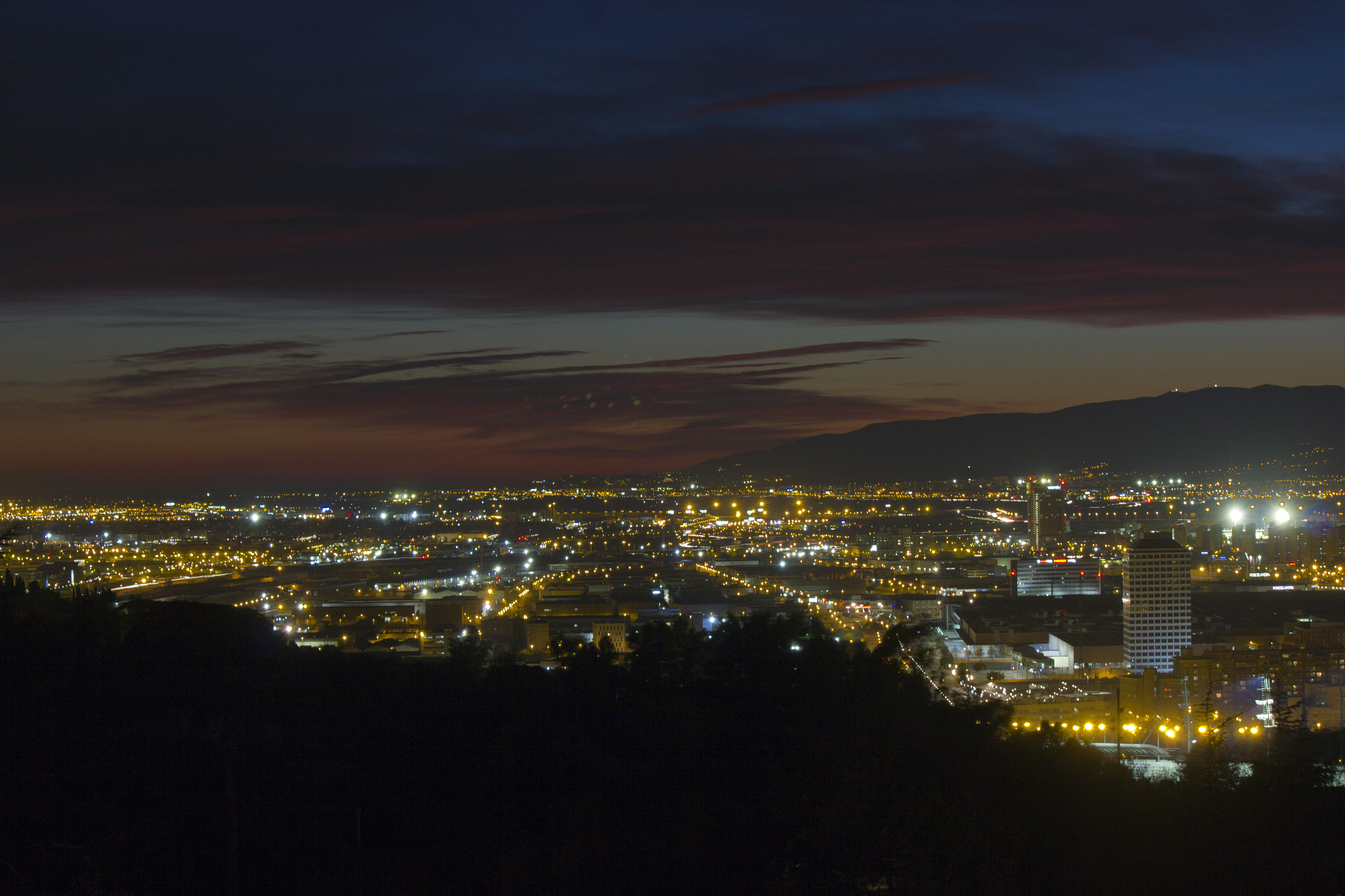 Canon EF-S 55-250mm F4-5.6 IS sample photo. Barcelona sunset photography