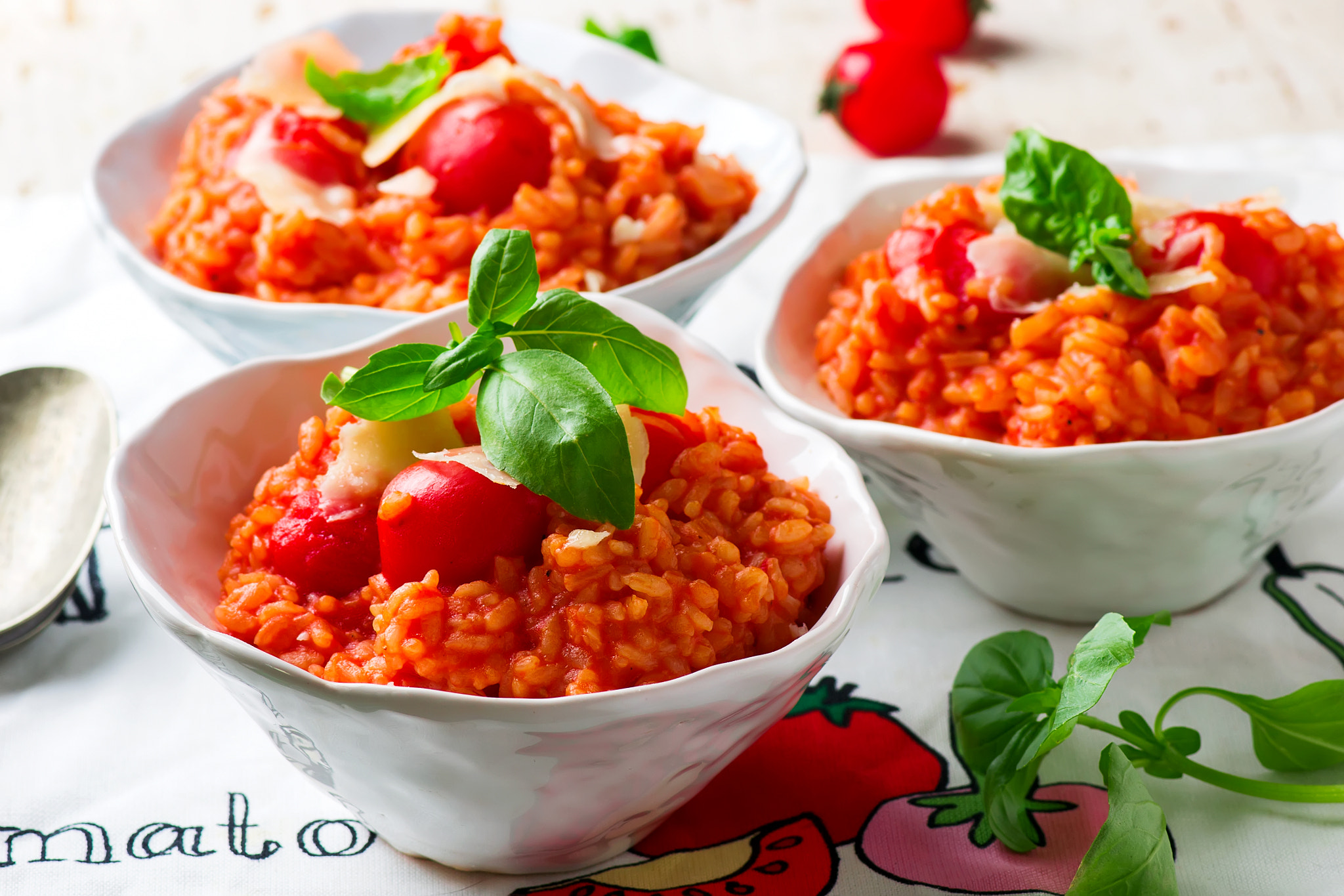Nikon AF-S Micro-Nikkor 105mm F2.8G IF-ED VR sample photo. Quick tomato risotto prepared in the microwave photography