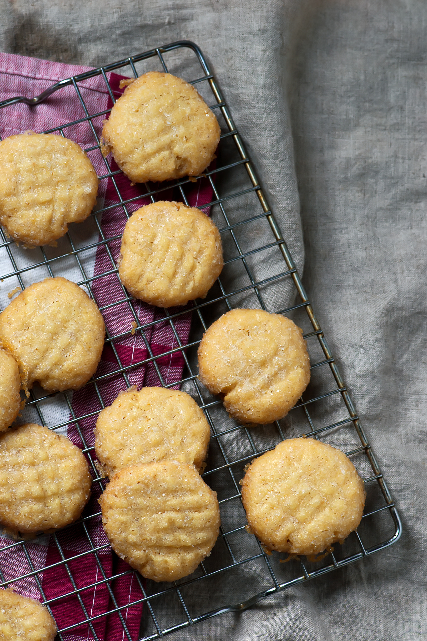 Nikon AF-S Micro-Nikkor 105mm F2.8G IF-ED VR sample photo. Sugar cookies.style rustic photography
