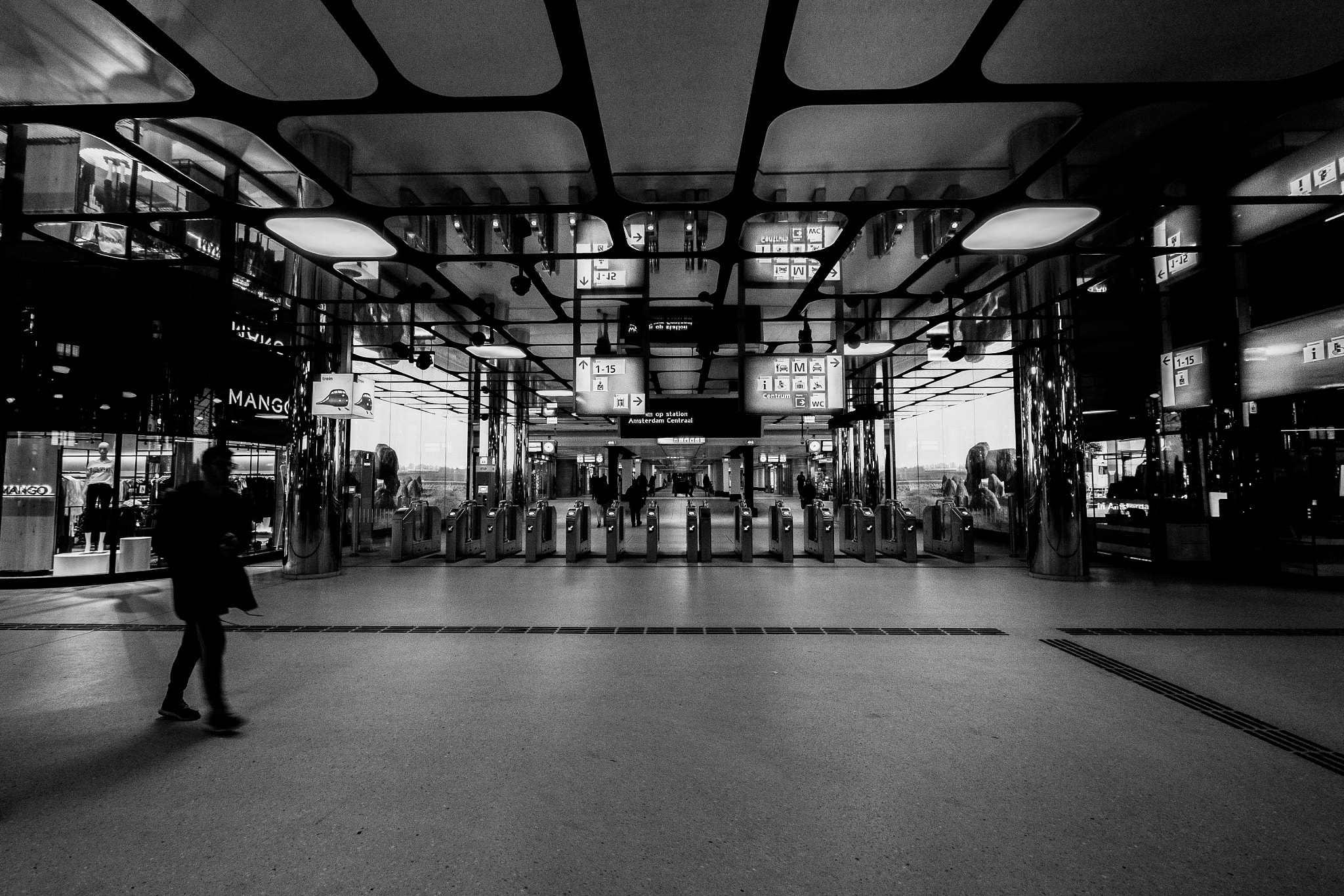 Fujifilm X-Pro1 sample photo. Amsterdam central station photography