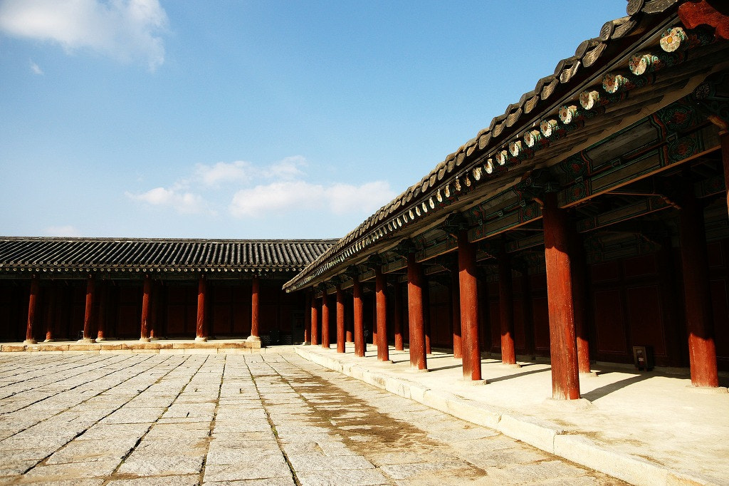 Sony Alpha DSLR-A700 sample photo. Ancient palace photography