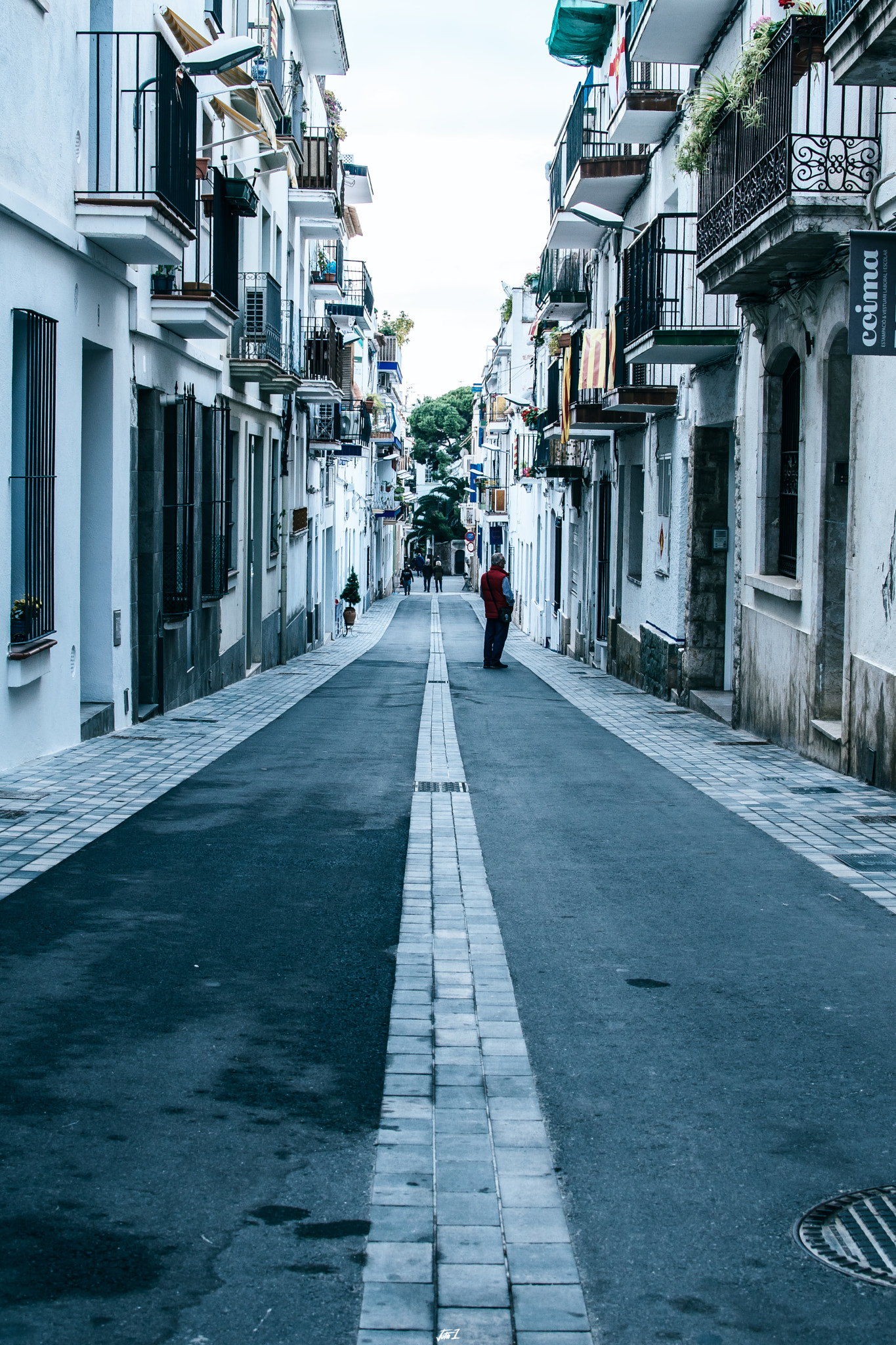 Nikon D5500 + Nikon AF-S DX Nikkor 35mm F1.8G sample photo. Sitges photography