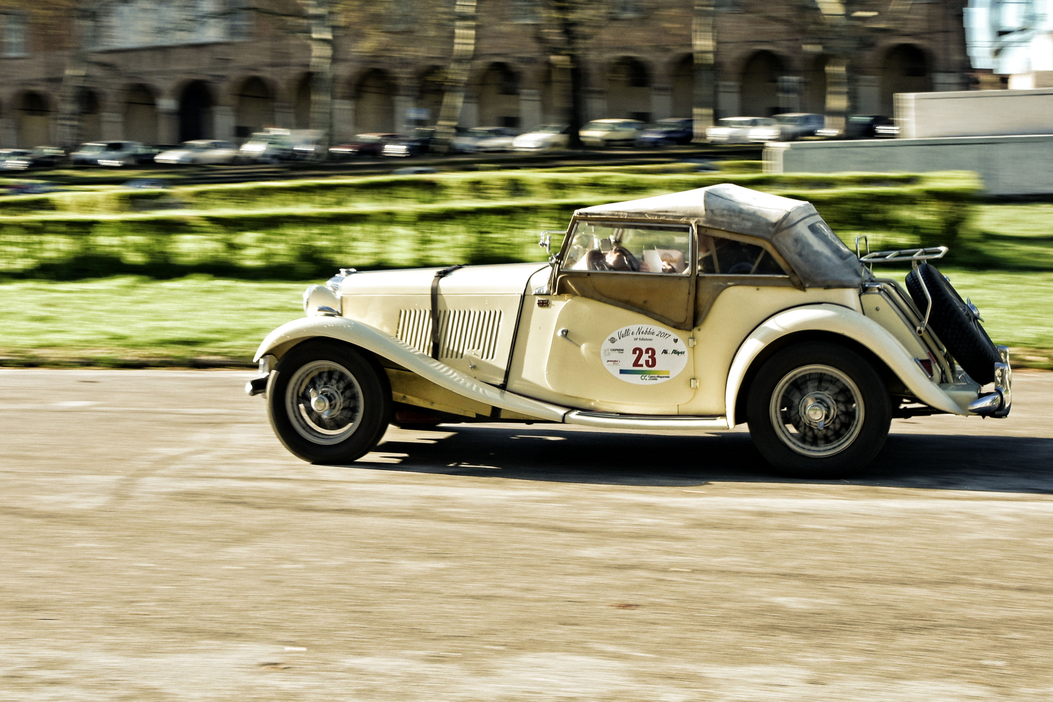 Nikon D7200 + Tamron SP 24-70mm F2.8 Di VC USD sample photo. Old car photography