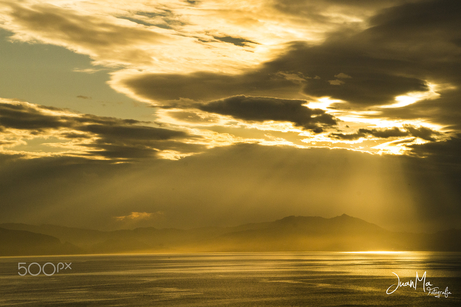 Tamron AF 28-105mm F4-5.6 [IF] sample photo. Barrika ( ocaso de oro ). photography