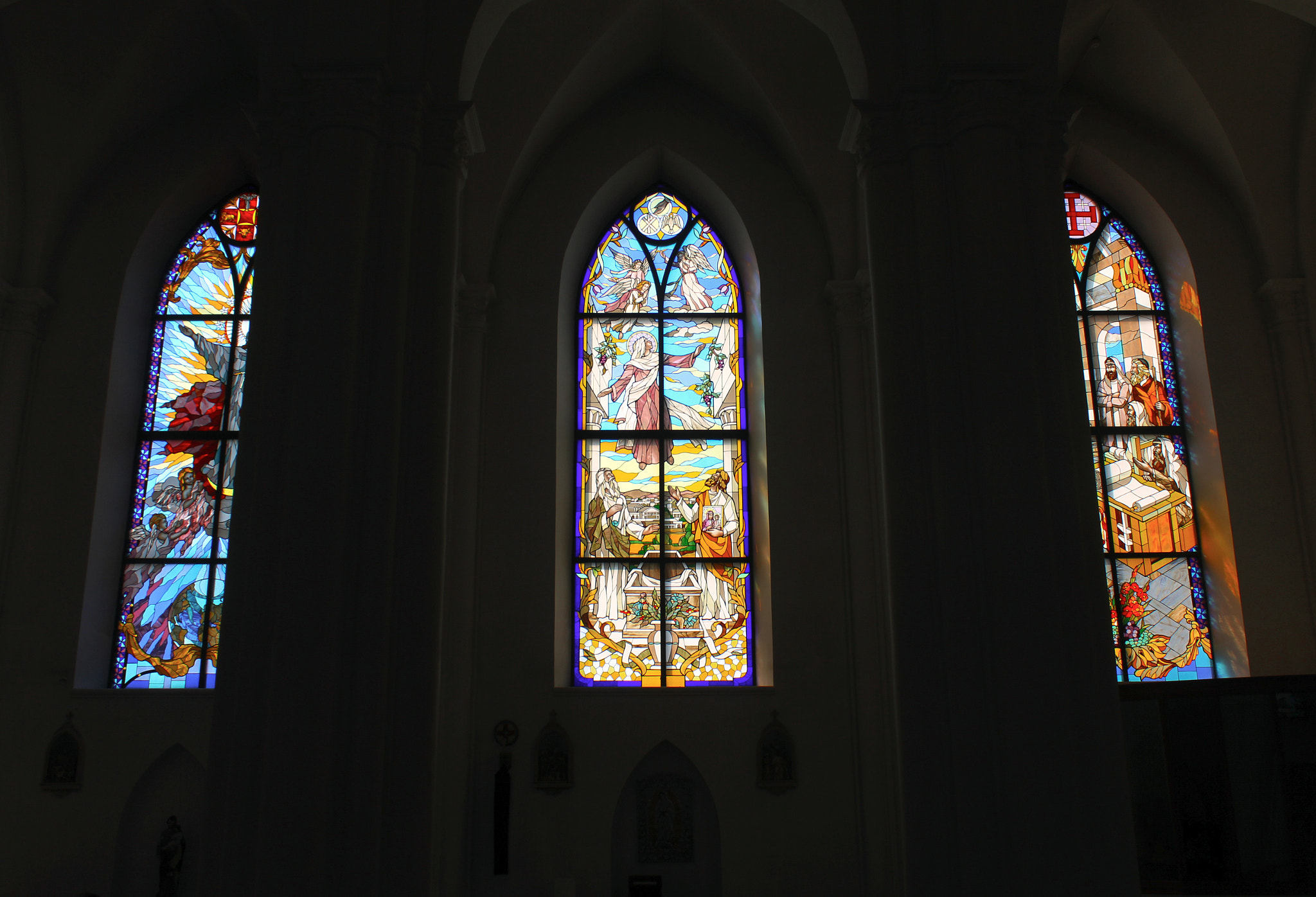 Canon EF-S 18-55mm F3.5-5.6 IS sample photo. Church photography
