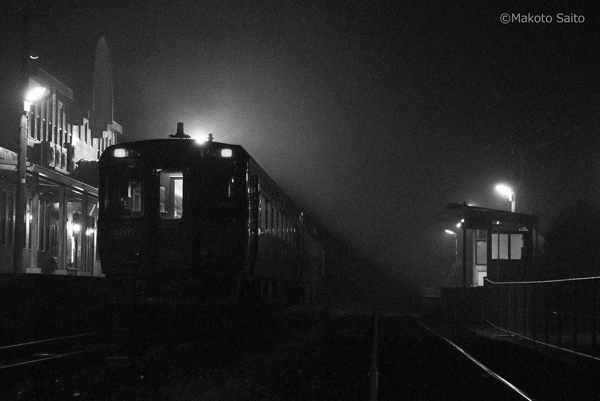 Pentax K200D sample photo. Midnight　train photography