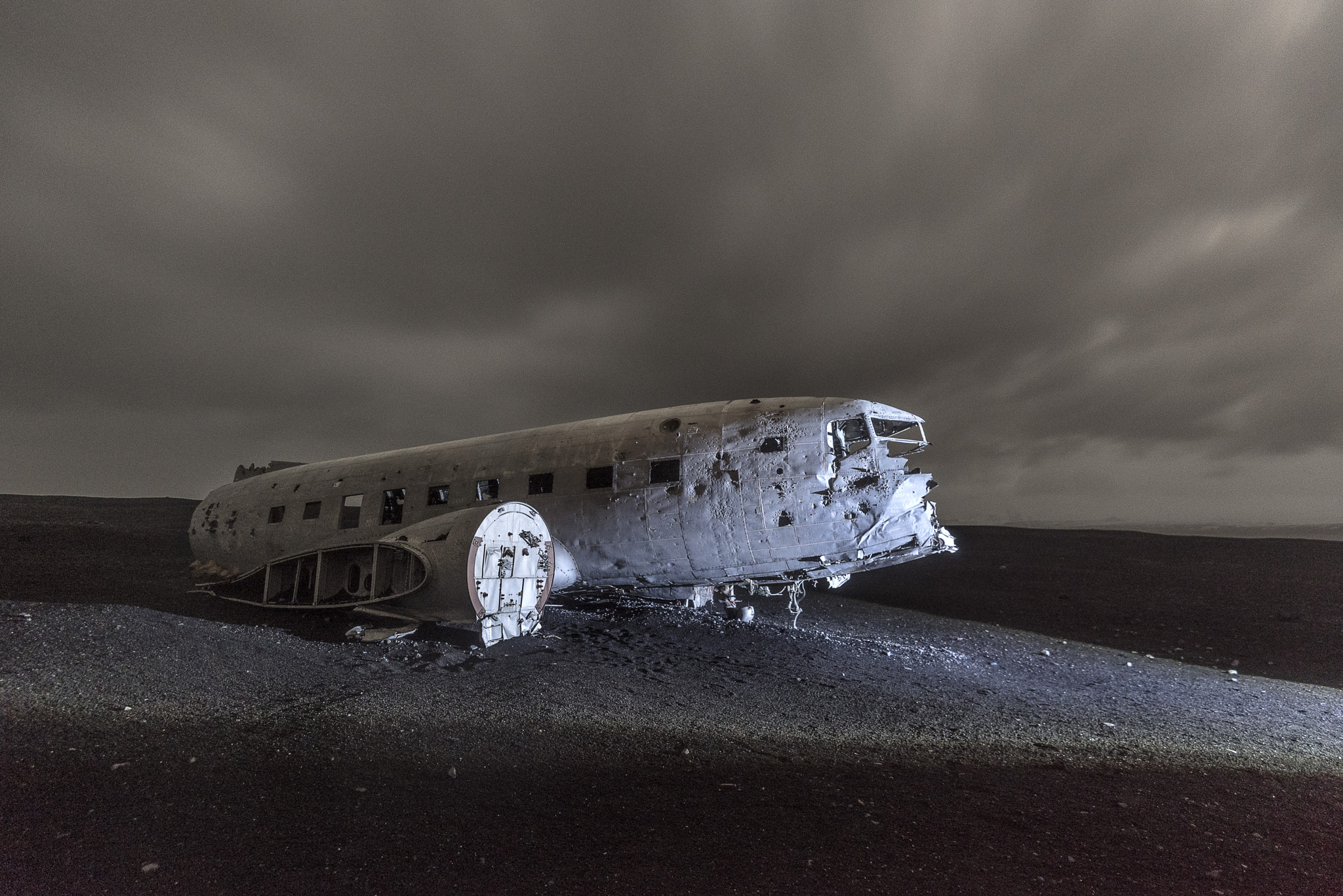 Nikon AF-S Nikkor 16-35mm F4G ED VR sample photo. Dc-3 wreck site photography