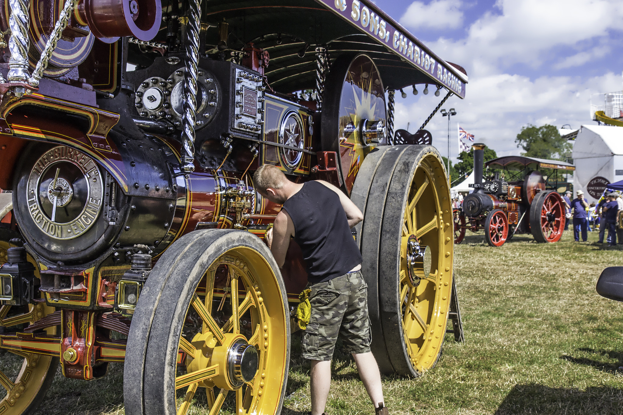 Canon EF-S 17-55mm F2.8 IS USM sample photo. Final polish at the steam fair photography