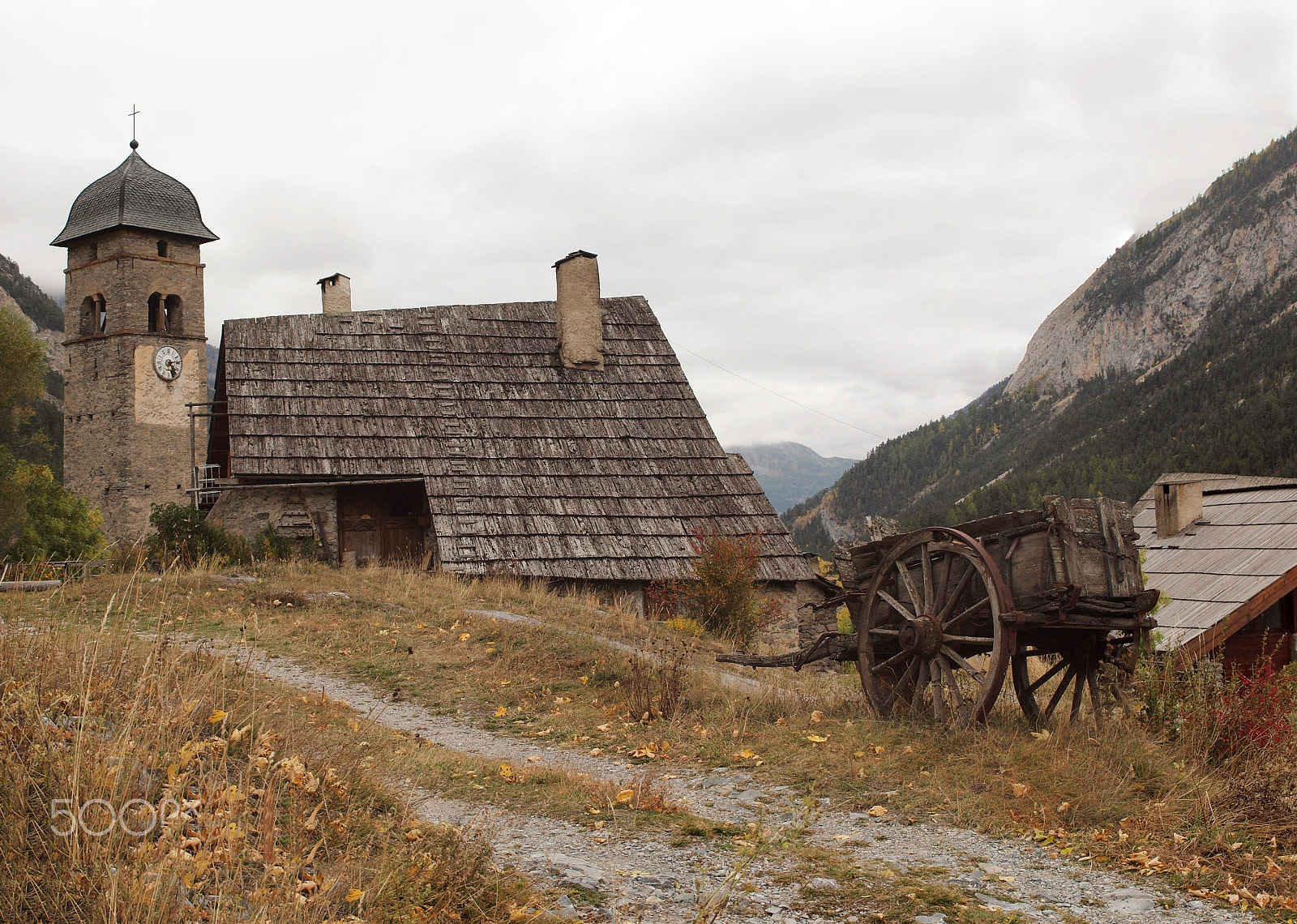 Olympus E-620 (EVOLT E-620) + OLYMPUS 14-42mm Lens sample photo. Plampinet - hautes alpes photography