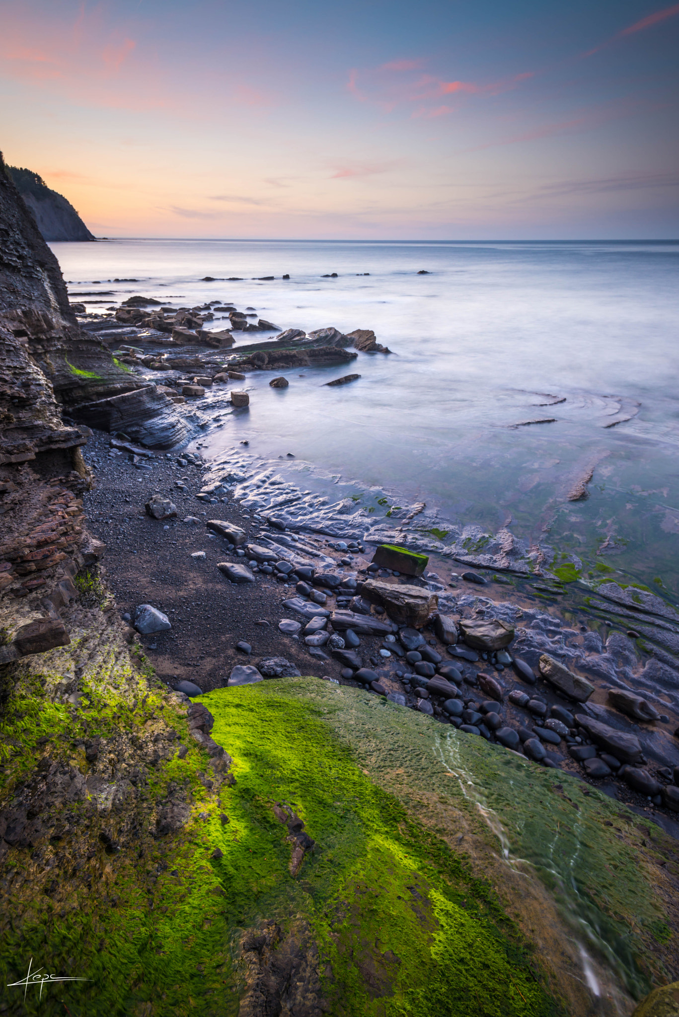 Nikon AF-S Nikkor 17-35mm F2.8D ED-IF sample photo. Green lines photography