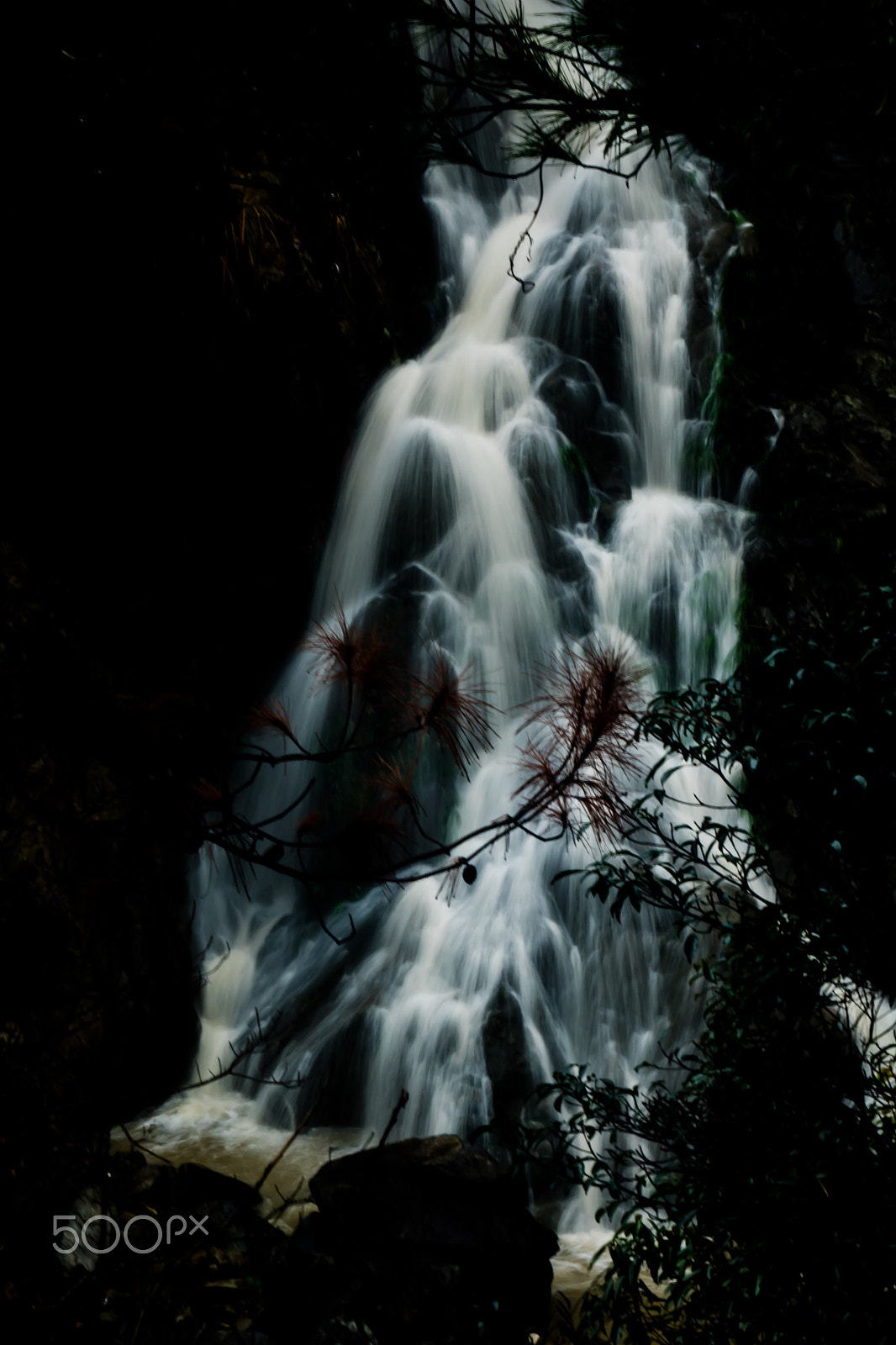 24-200mm F2.8 sample photo. Waterfall photography