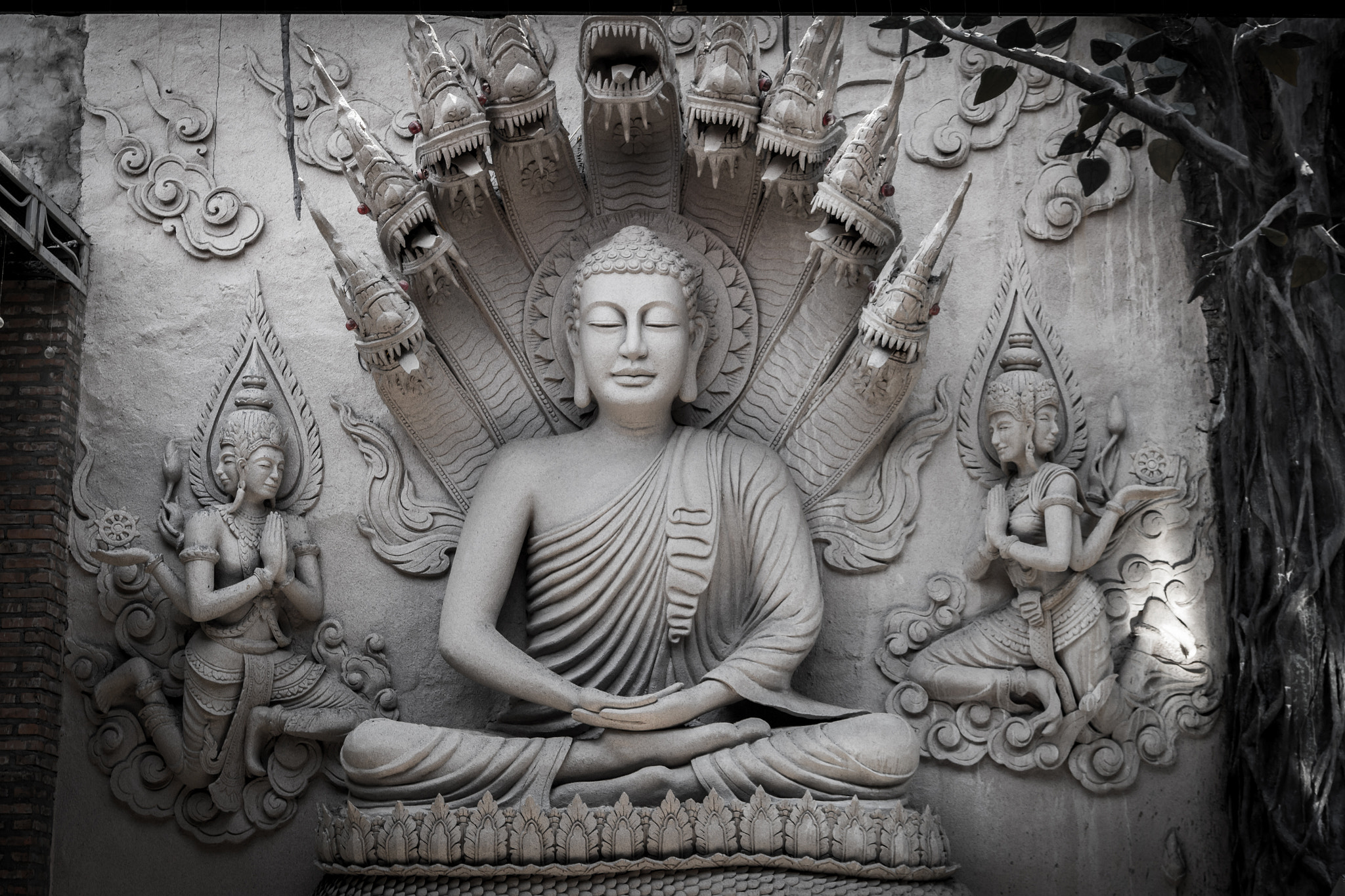 Canon EOS 60D sample photo. Buddha reliefs photography