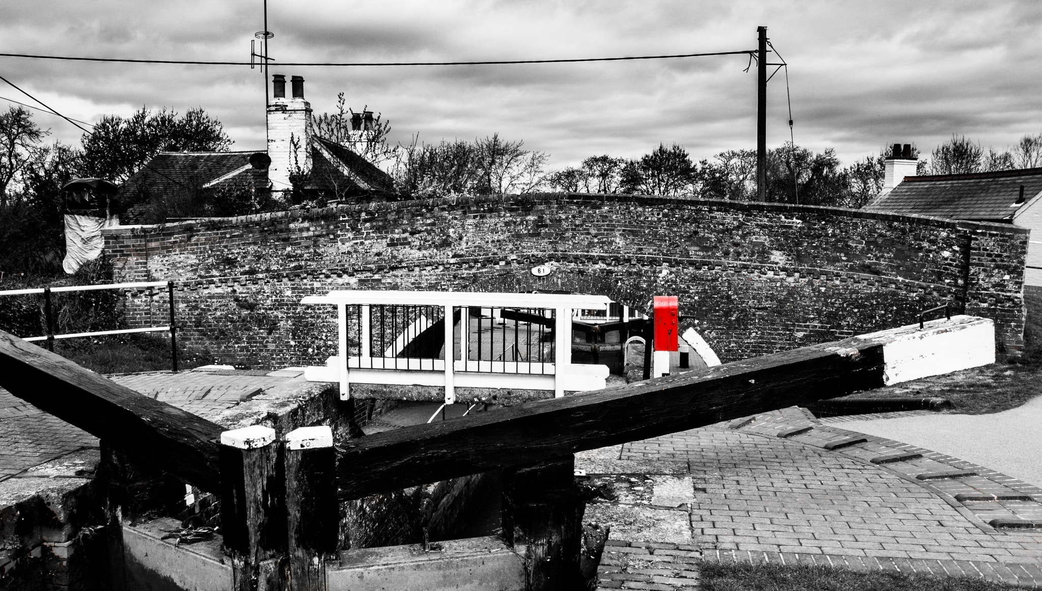 Nikon 1 Nikkor VR 10-30mm F3.5-5.6 sample photo. Red post @ lock photography