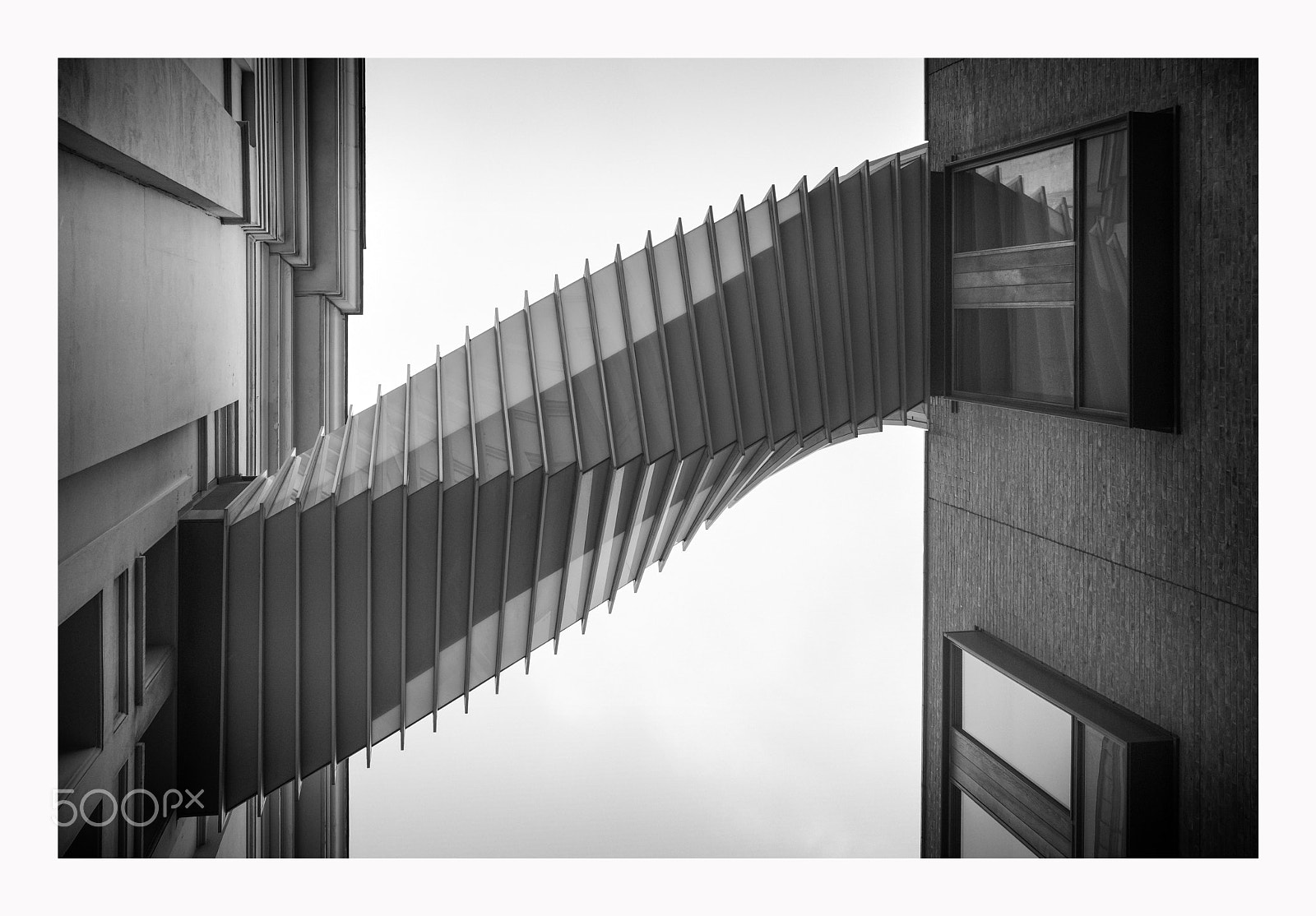 Fujifilm X-Pro2 + Fujifilm XF 23mm F2 R WR sample photo. Skywalk london photography