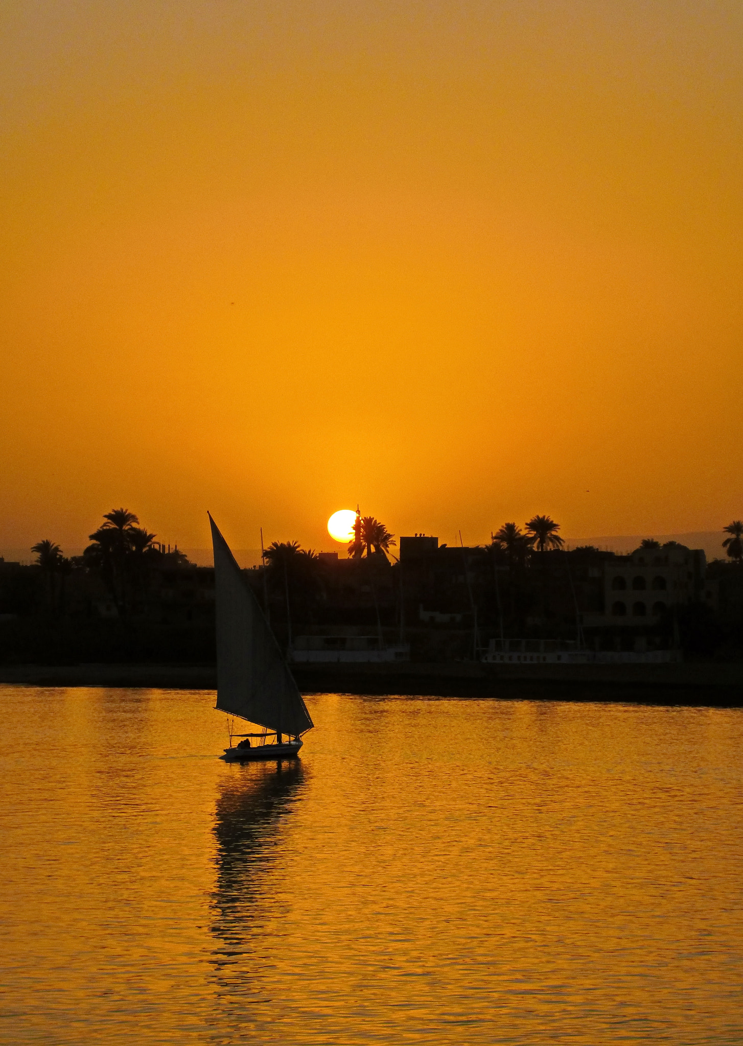 Canon PowerShot ELPH 170 IS (IXUS 170 / IXY 170) sample photo. Nile stories - the felucca photography