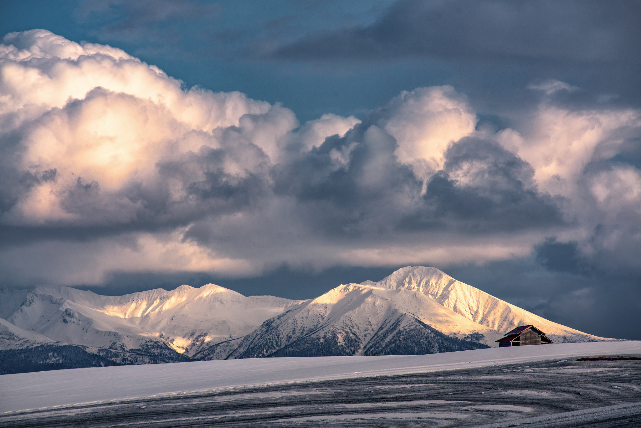 Nikon D600 + AF Nikkor 70-210mm f/4-5.6D sample photo. Mountain peak photography