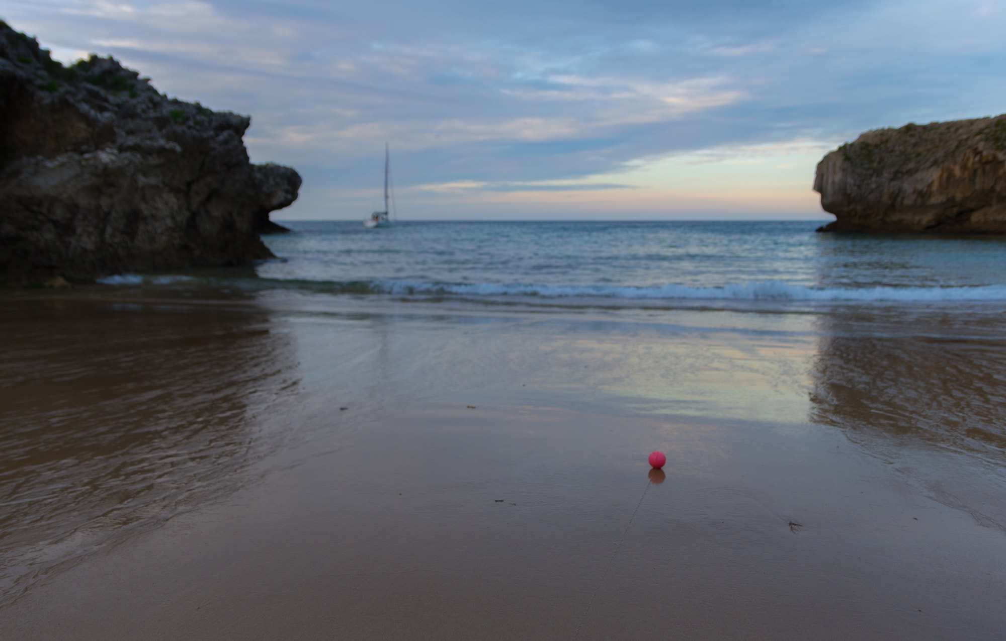 Sigma 17-50mm F2.8 EX DC OS HSM sample photo. Ball photography