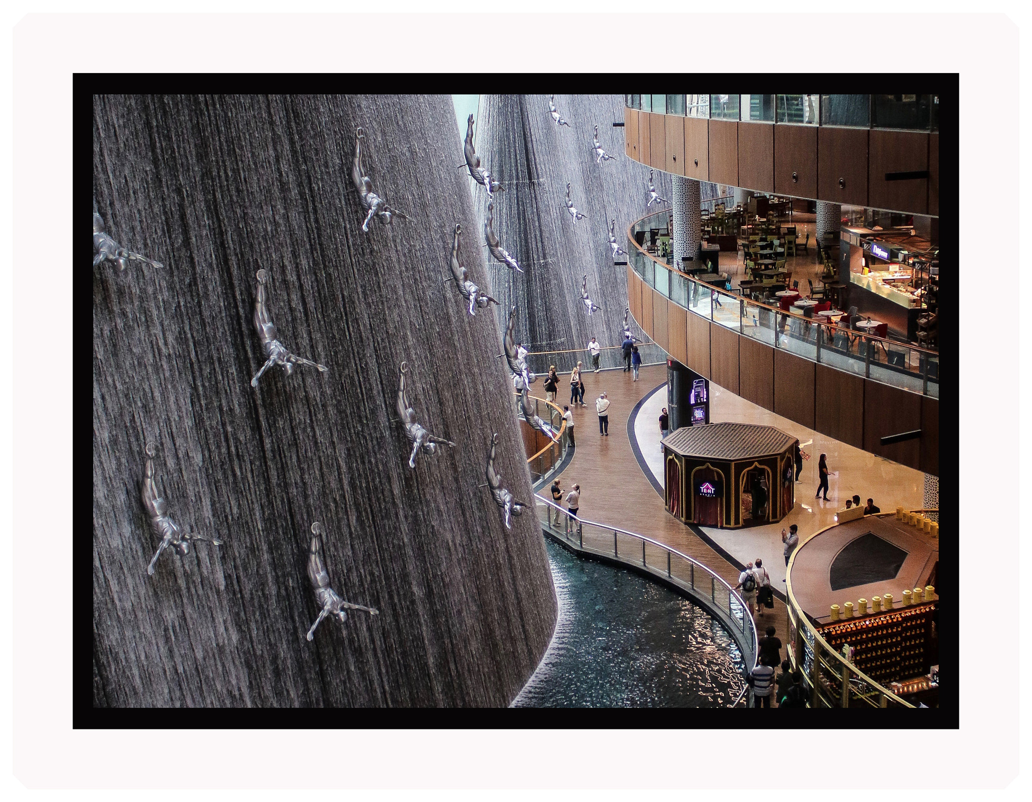Canon EF-S 18-55mm F3.5-5.6 IS sample photo. Dubai mall photography