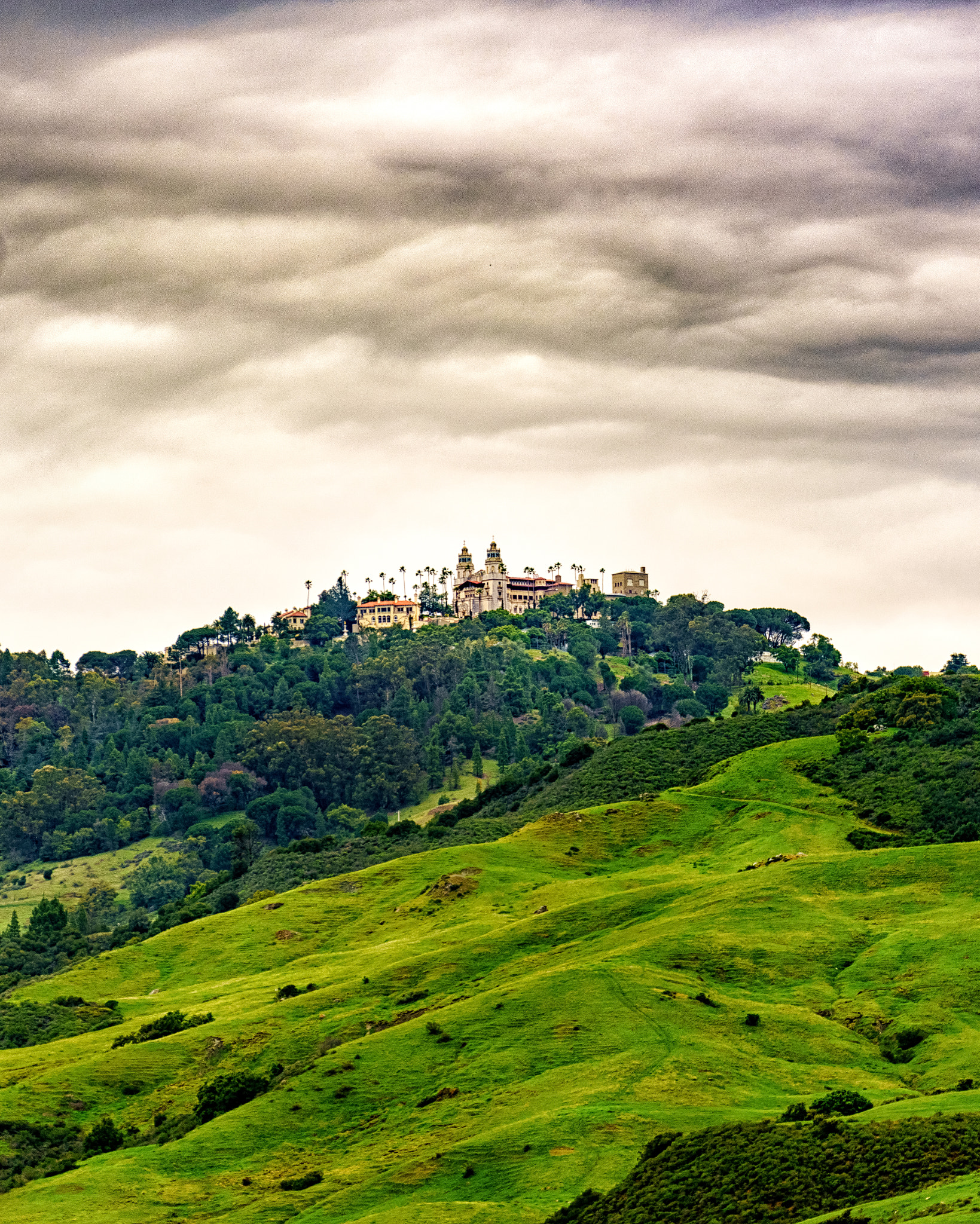 Sony a7R II + Sony FE 70-200mm F4 G OSS sample photo. Hearst castle photography