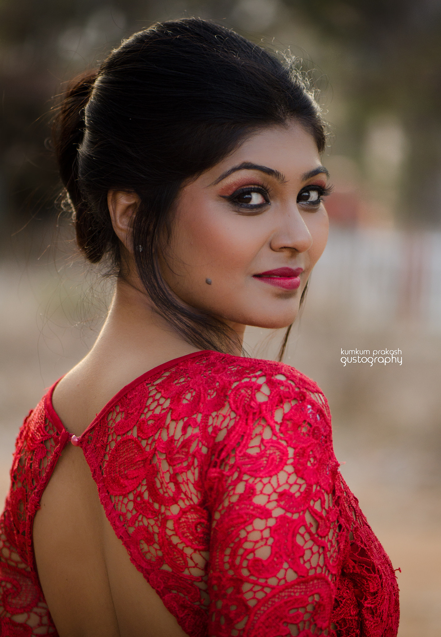 Nikon AF-S Micro-Nikkor 105mm F2.8G IF-ED VR sample photo. Red look photography