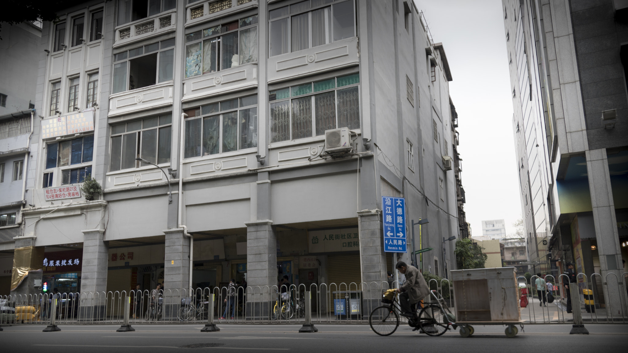 Canon EOS 760D (EOS Rebel T6s / EOS 8000D) sample photo. 老街 photography