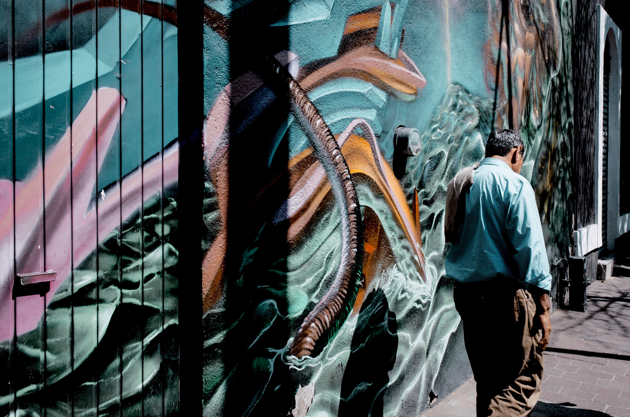 Ricoh GR II + GR Lens sample photo. Colors of the streets. guadalajara, mexico. 2017. photography