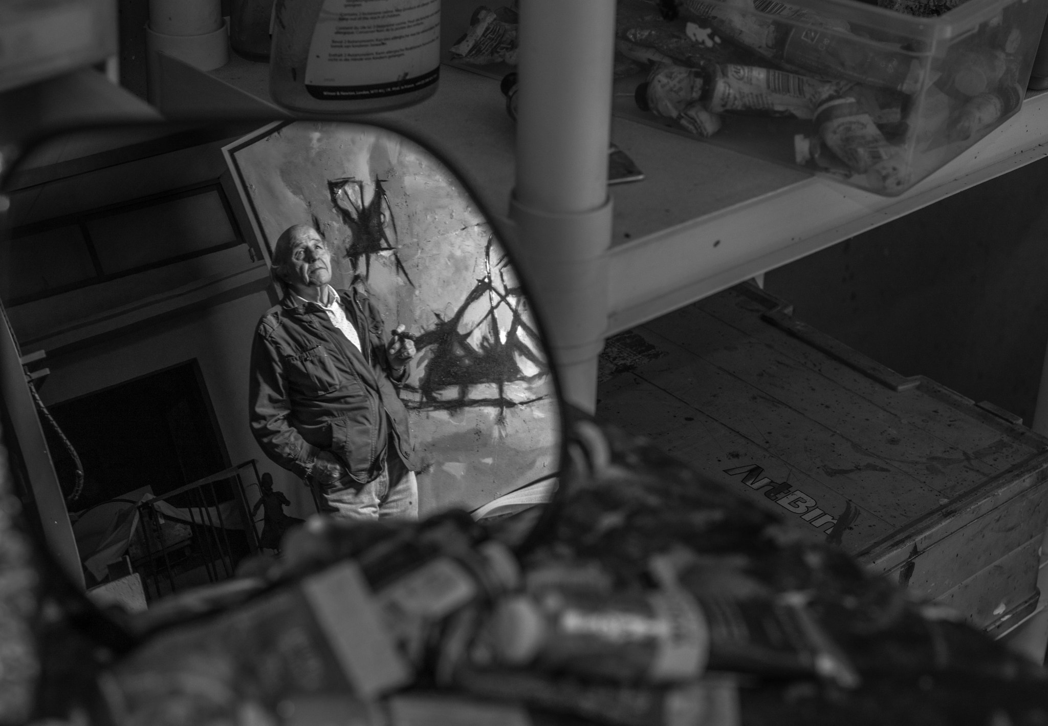 Nikon D810 + Nikon AF-S Nikkor 50mm F1.4G sample photo. The artist at his studio photography