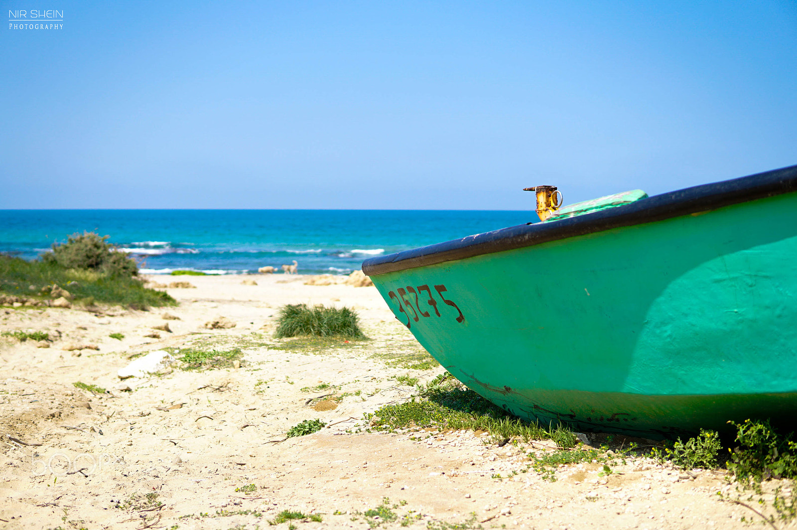 Sony a6300 sample photo. Beach, boat and everything in between photography