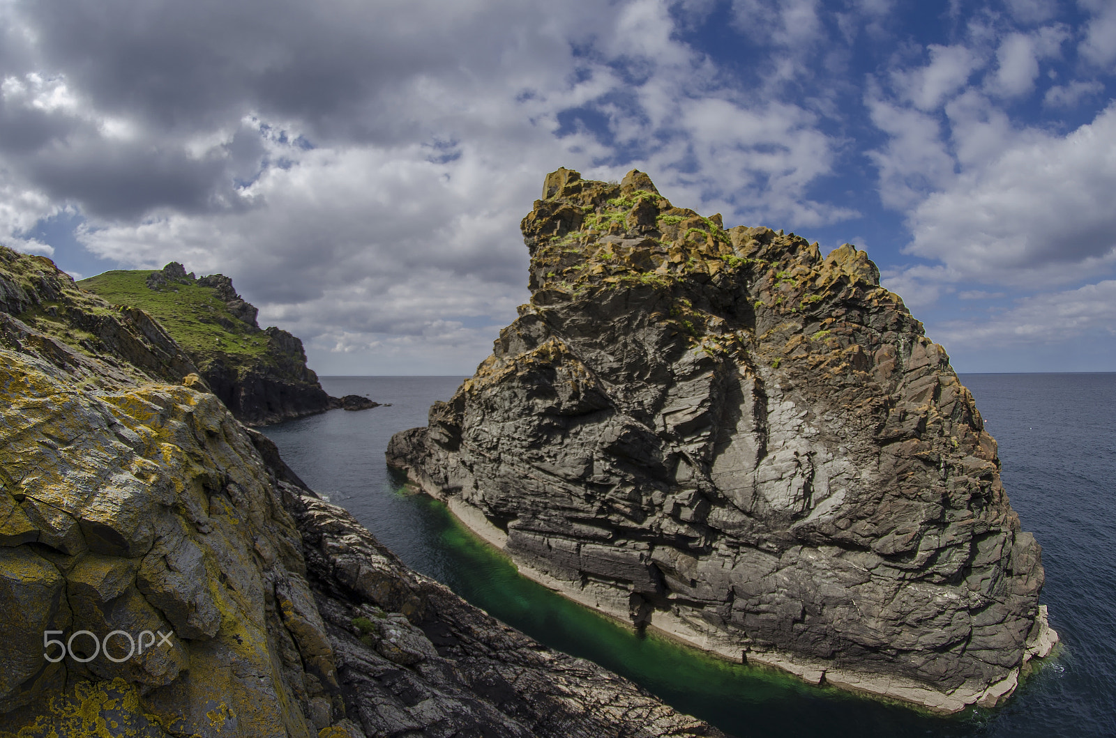 Samyang 8mm F3.5 Aspherical IF MC Fisheye sample photo. Rock at pentireglaze, cornwall, uk. photography