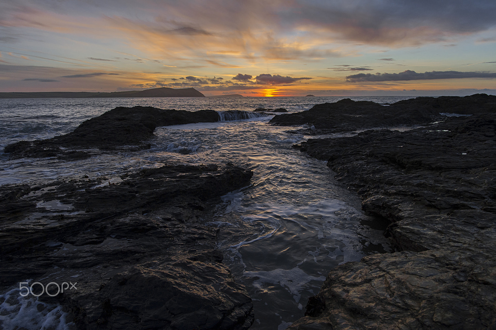 Nikon D4S + Nikon AF-S Nikkor 20mm F1.8G ED sample photo. Sunset at hayle bay, polzeath, cornwall, uk. photography