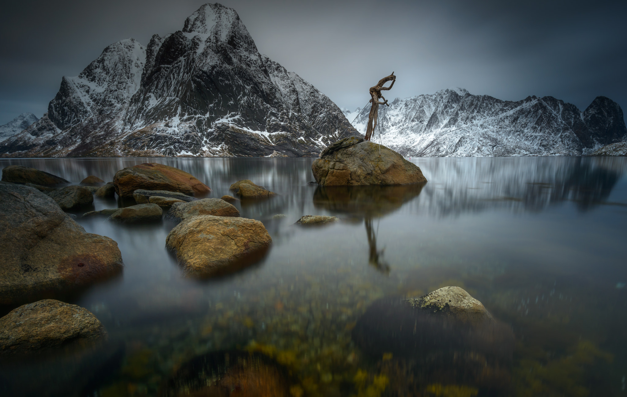 Nikon D800 + Nikon AF-S Nikkor 16-35mm F4G ED VR sample photo. Lofoten magic photography