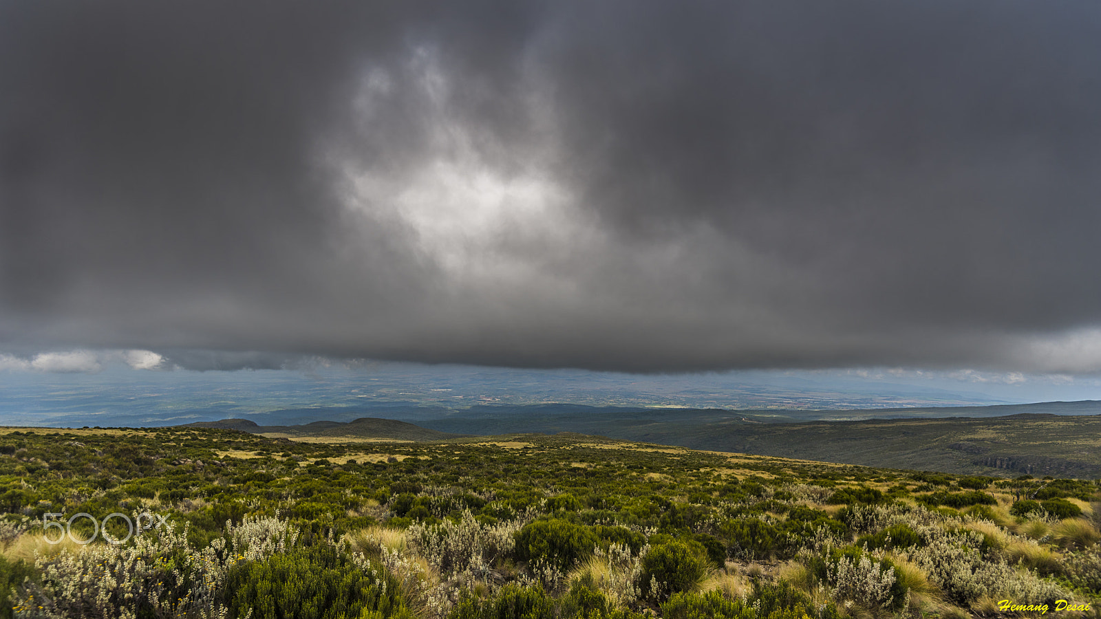 Nikon AF-S Nikkor 16-35mm F4G ED VR sample photo. Talking to clouds..... photography