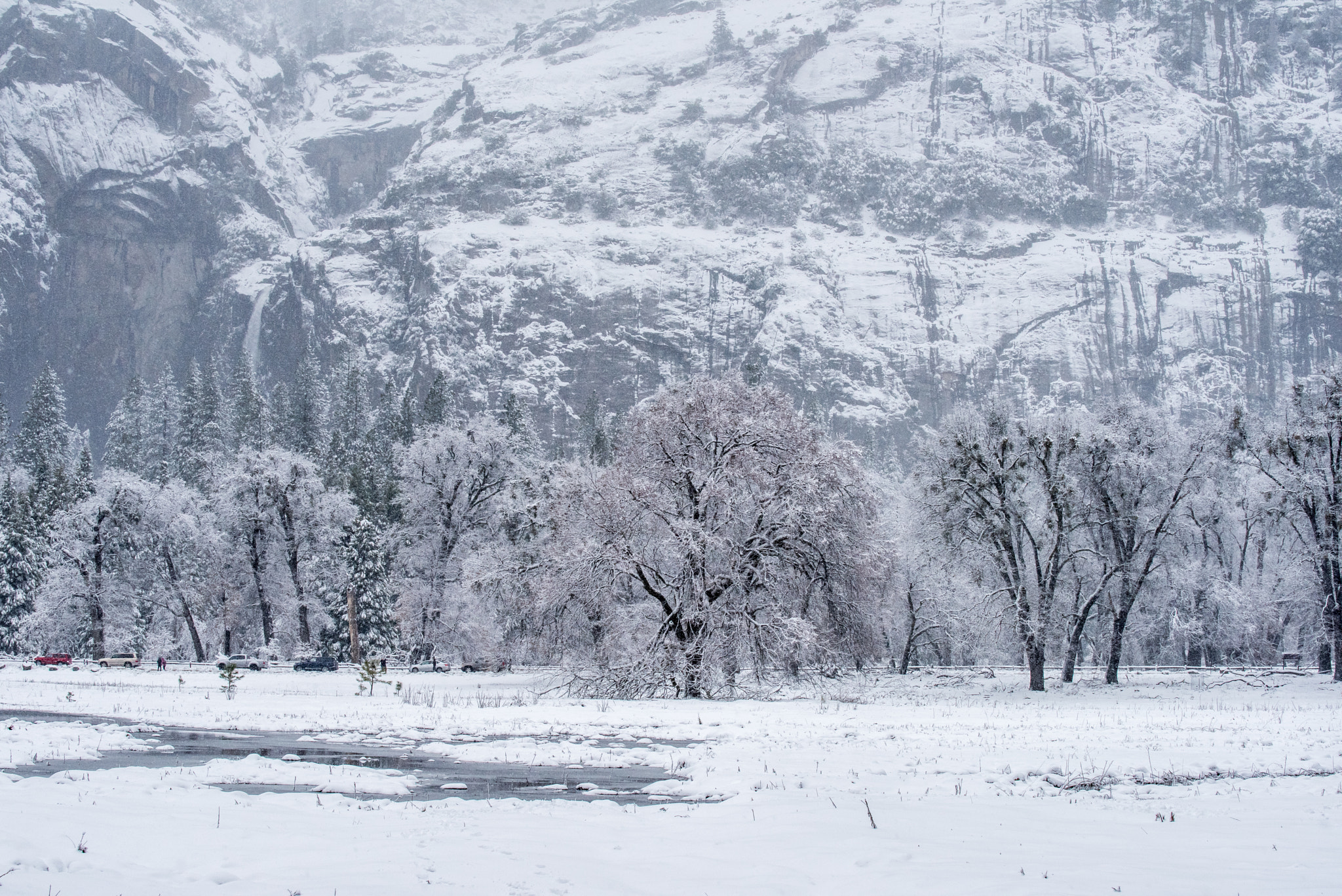Nikon AF-S Nikkor 70-200mm F4G ED VR sample photo. Yosemite in winter photography