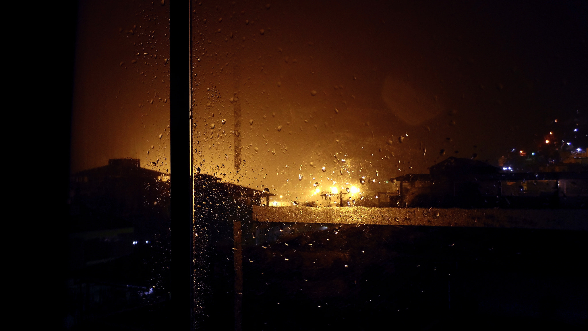 Samsung WB150 / WB150F / WB152 / WB152F / WB151 / WB151F / WB140 sample photo. Tempestade noturna photography
