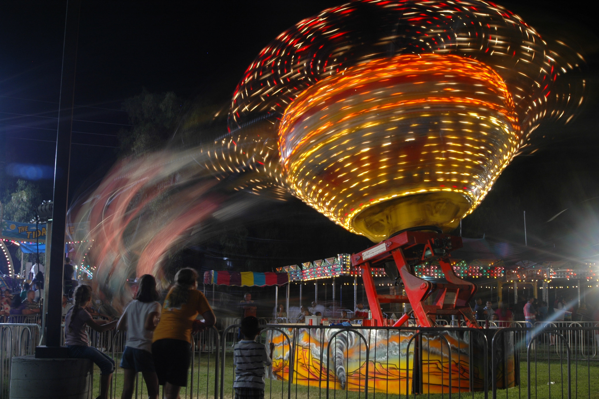 AF Zoom-Nikkor 28-100mm f/3.5-5.6G sample photo. A summer's eve at the local carnival photography