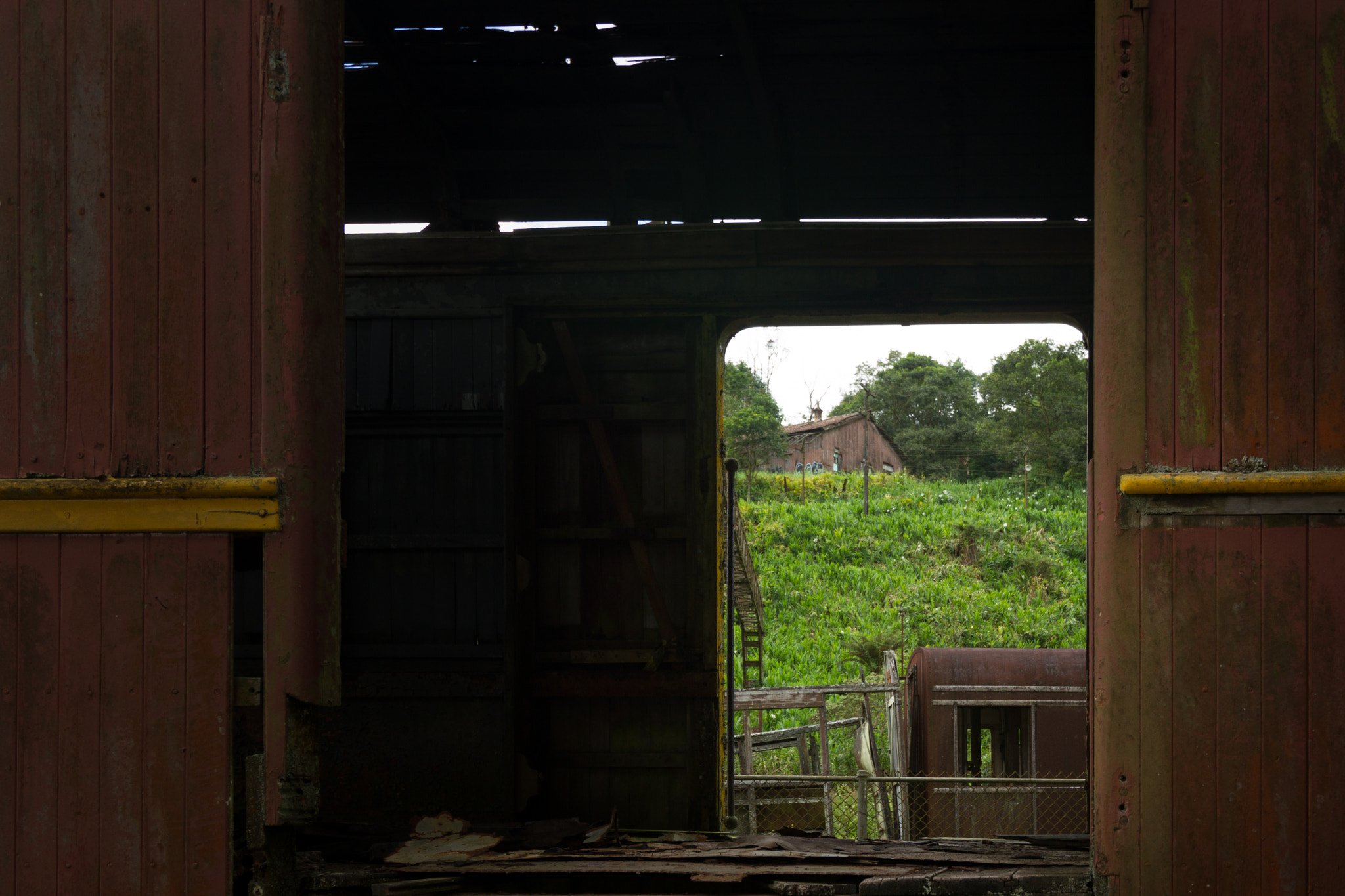 Canon EOS 7D sample photo. The train and the house photography