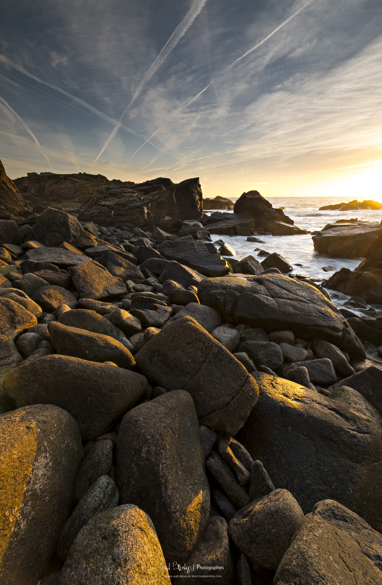 Fujifilm X-T2 + Fujifilm XF 10-24mm F4 R OIS sample photo. Everything became gold photography