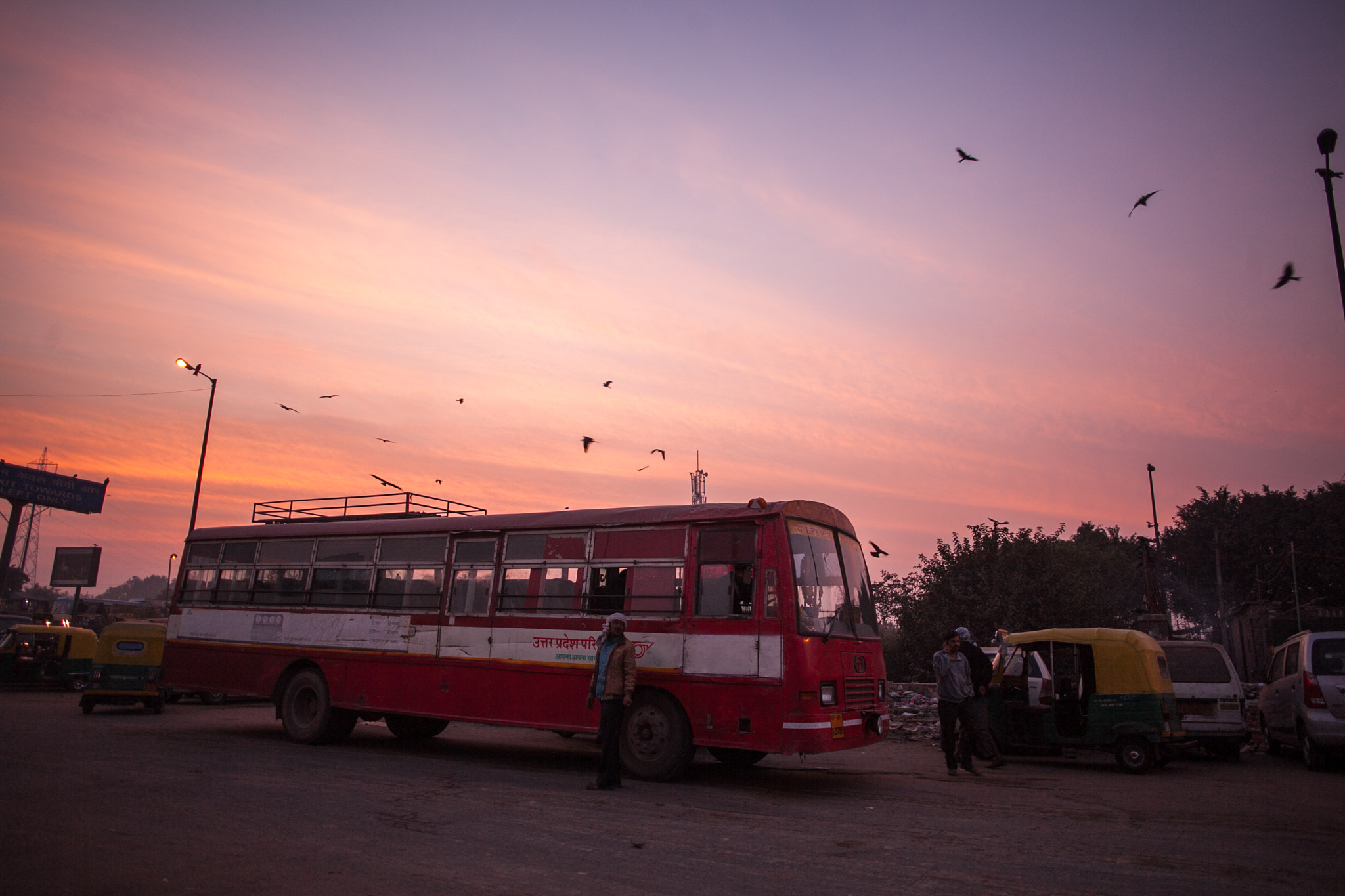 Canon EOS 5D Mark II + Canon EF 24mm F2.8 sample photo. Morning in new delhi photography