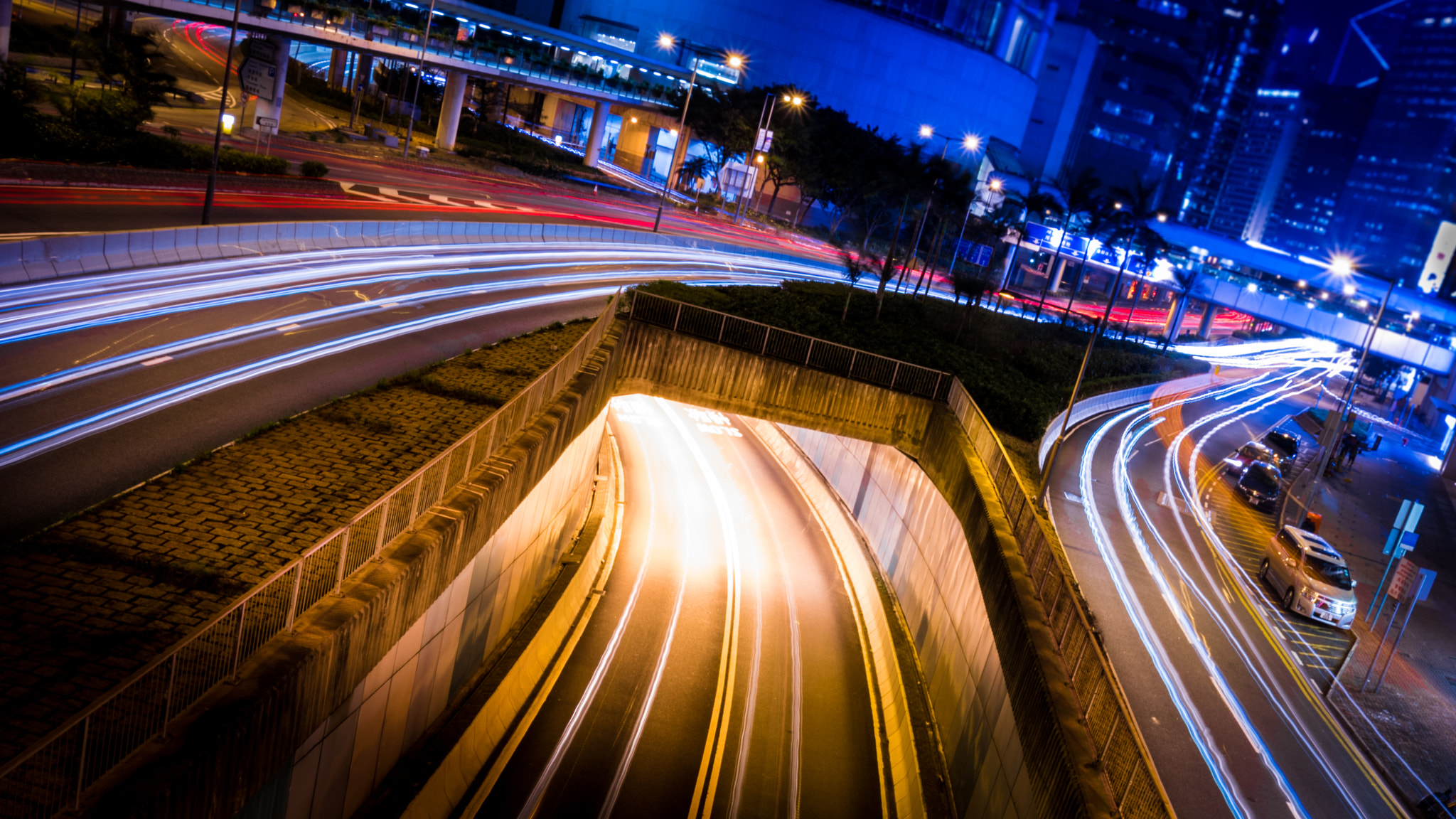 Nikon AF-S Nikkor 18-35mm F3.5-4.5G ED sample photo. Having fun with lights in central district hong ko ... photography